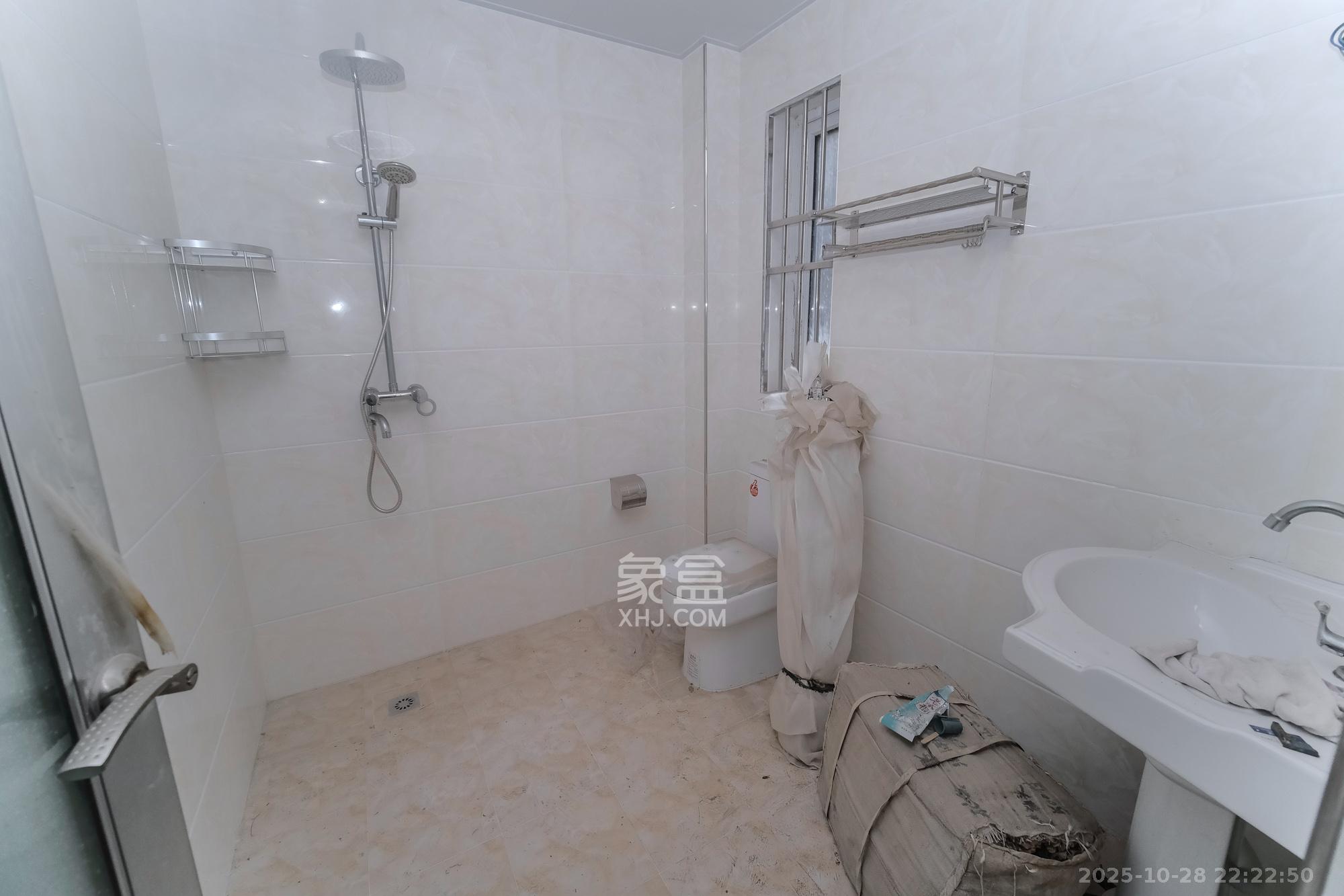 山水湾  3室2厅1卫    75.0万 山水湾  3室2厅1卫    75.0万卫生间