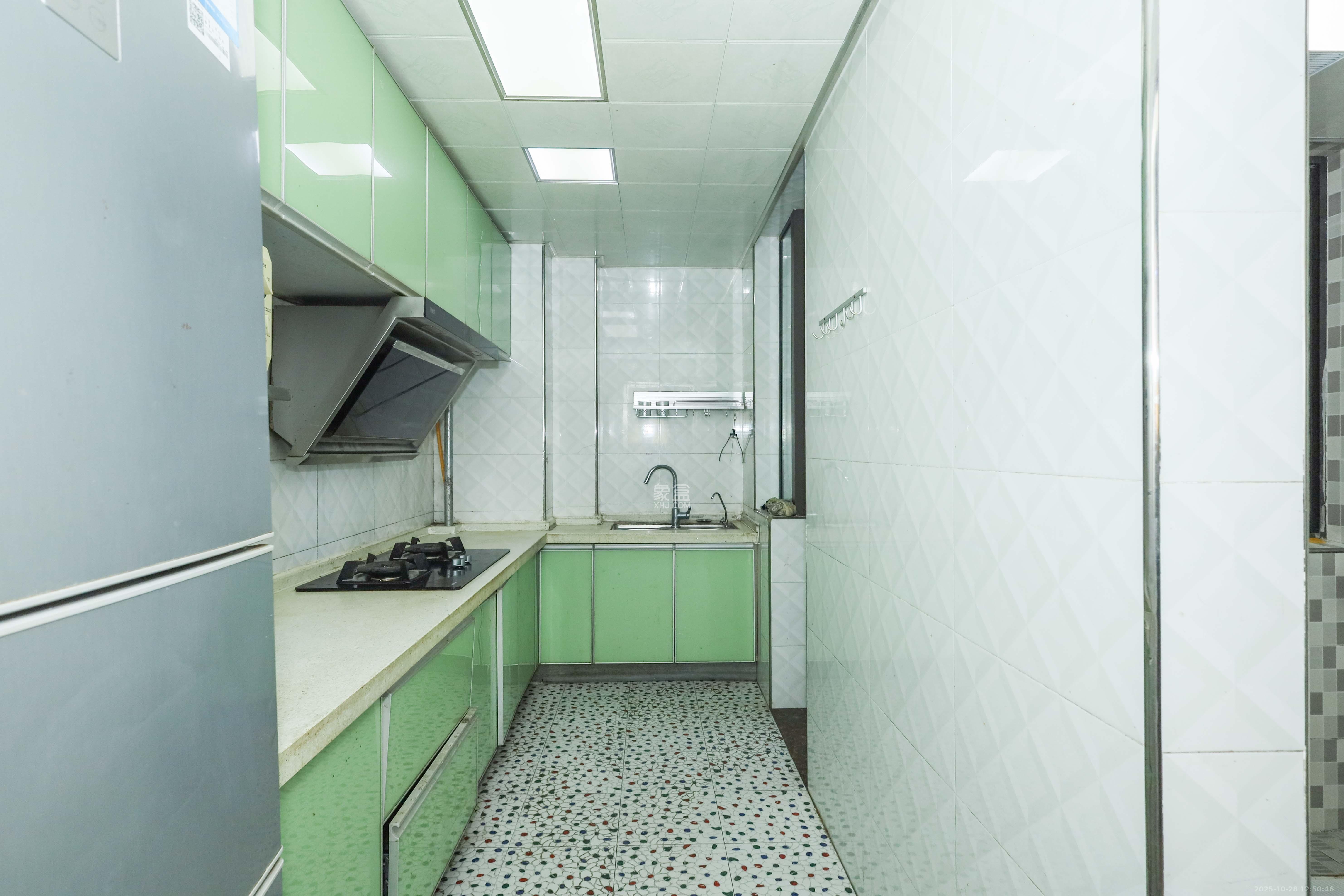 旭辉御府  1室2厅1卫    83.0万厨房