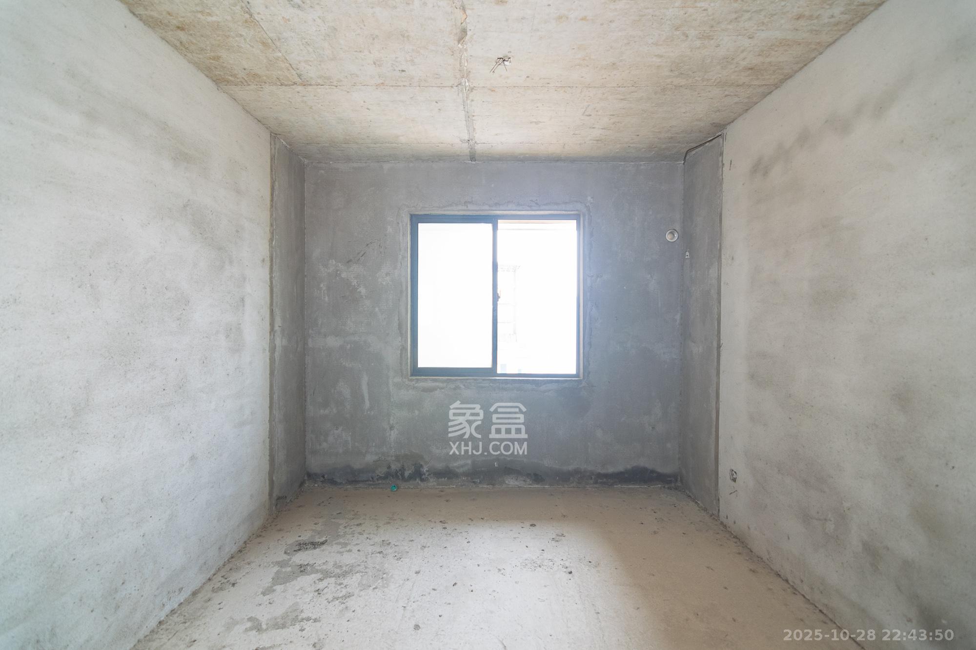 盛腾雅苑（新雅黄金苑二期）  4室2厅2卫    82.0万卧室