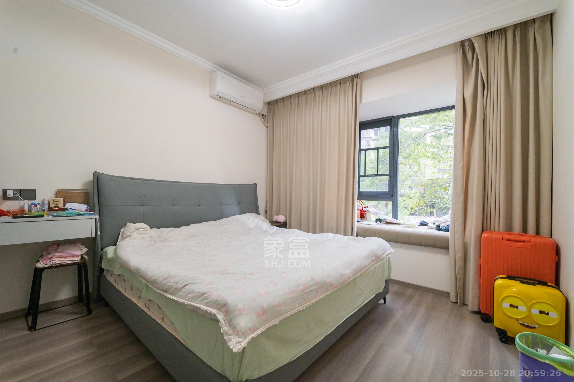 中建悦和城  4室2厅2卫    129.8万卧室