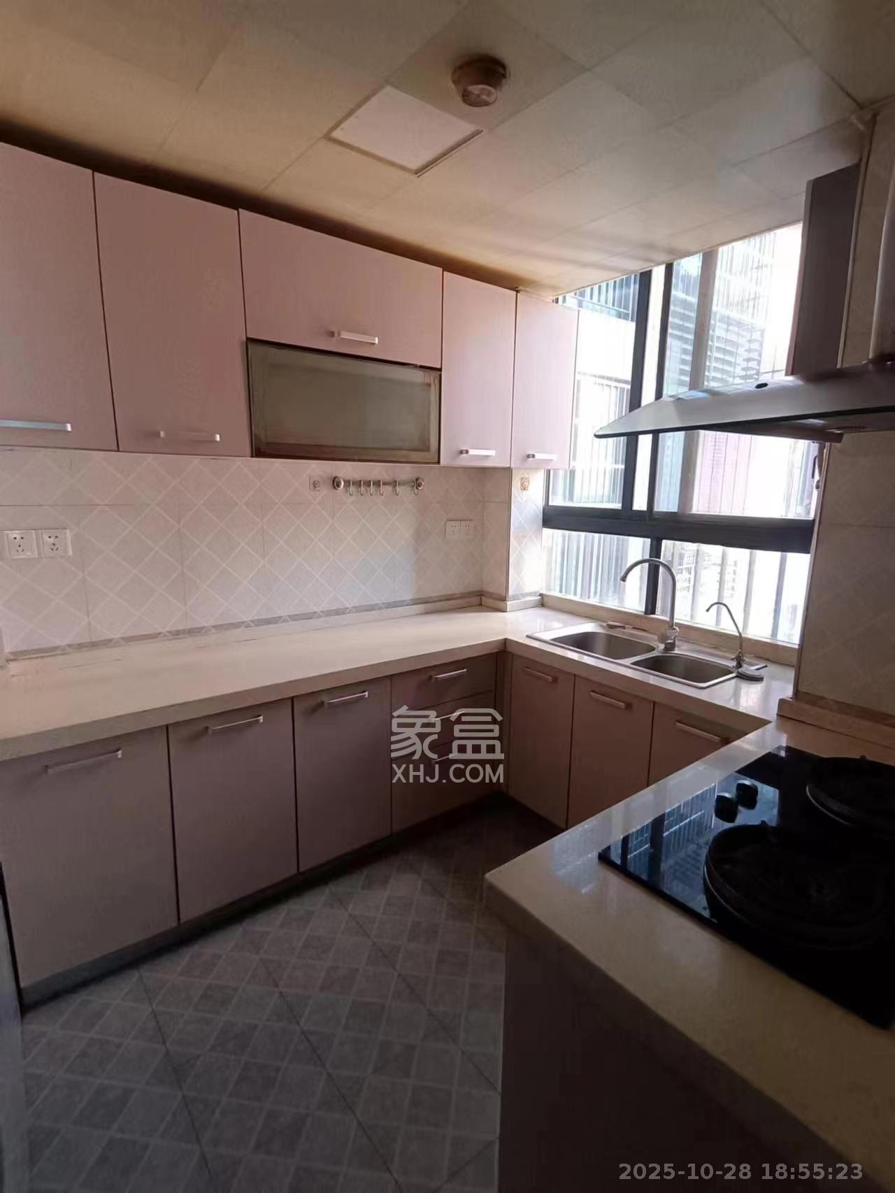 华润凤凰城二期  3室2厅1卫    2100.0元/月室内图