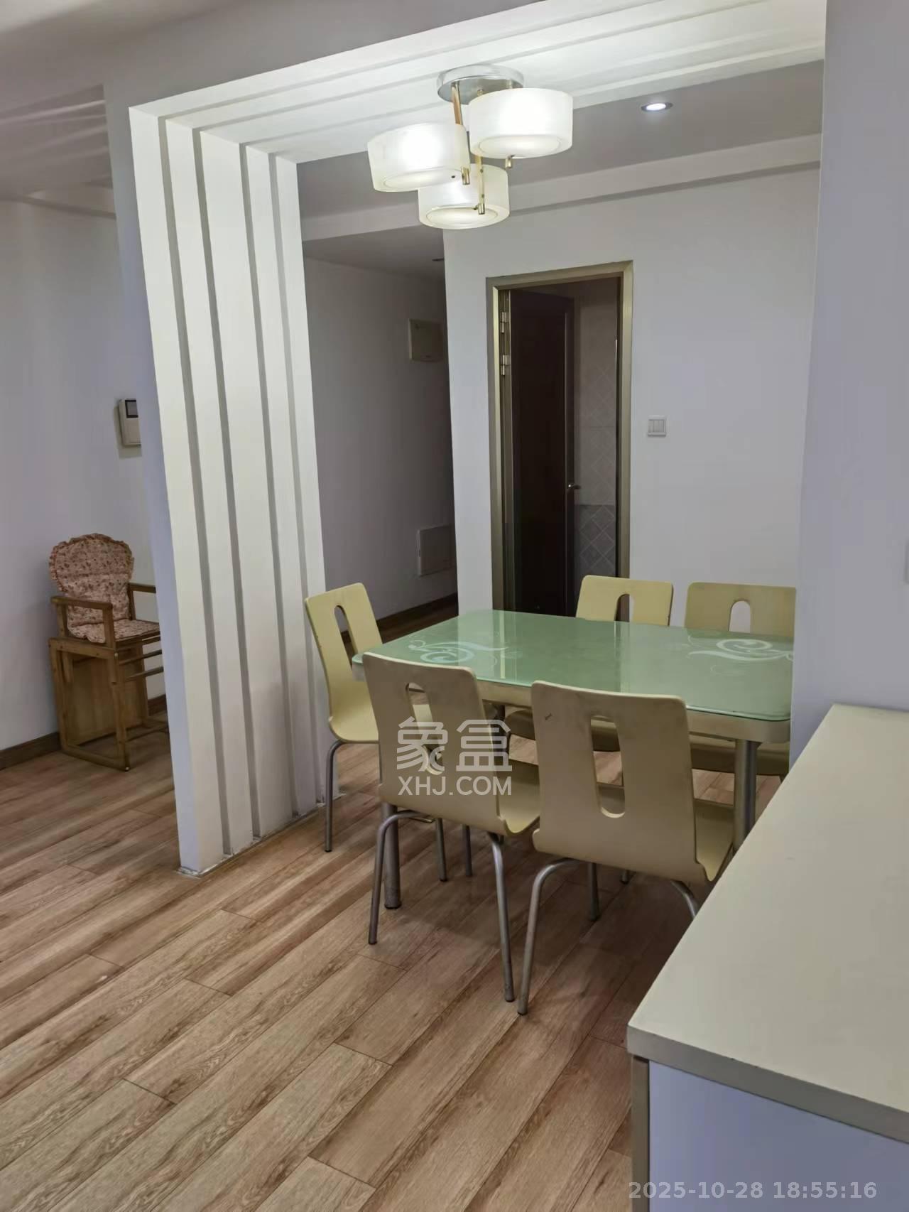 华润凤凰城二期  3室2厅1卫    2100.0元/月 华润凤凰城二期  3室2厅1卫    2100.0元/月室内图