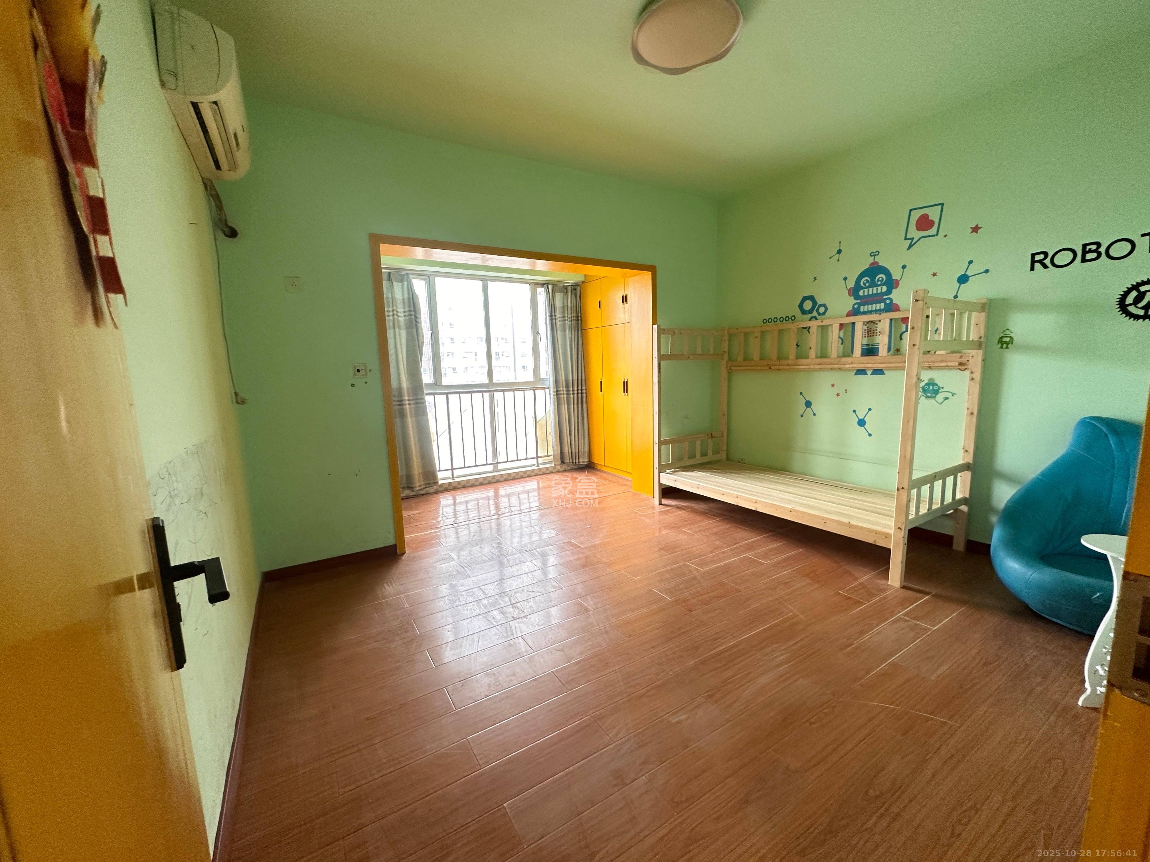 左岸右岸  3室2厅2卫    2200.0元/月 左岸右岸  3室2厅2卫    2200.0元/月室内图