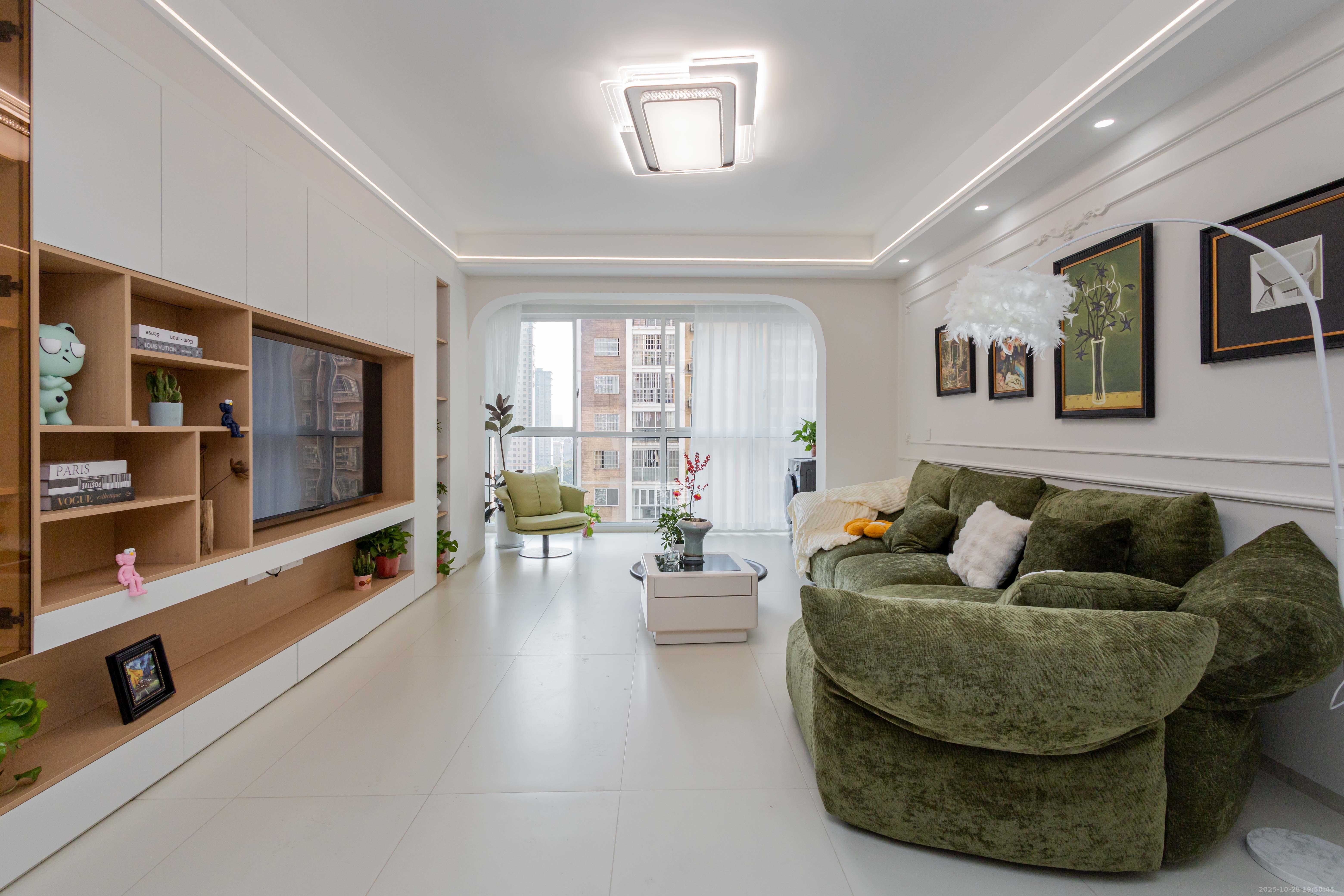 圣力华苑  3室2厅2卫    70.8万客厅