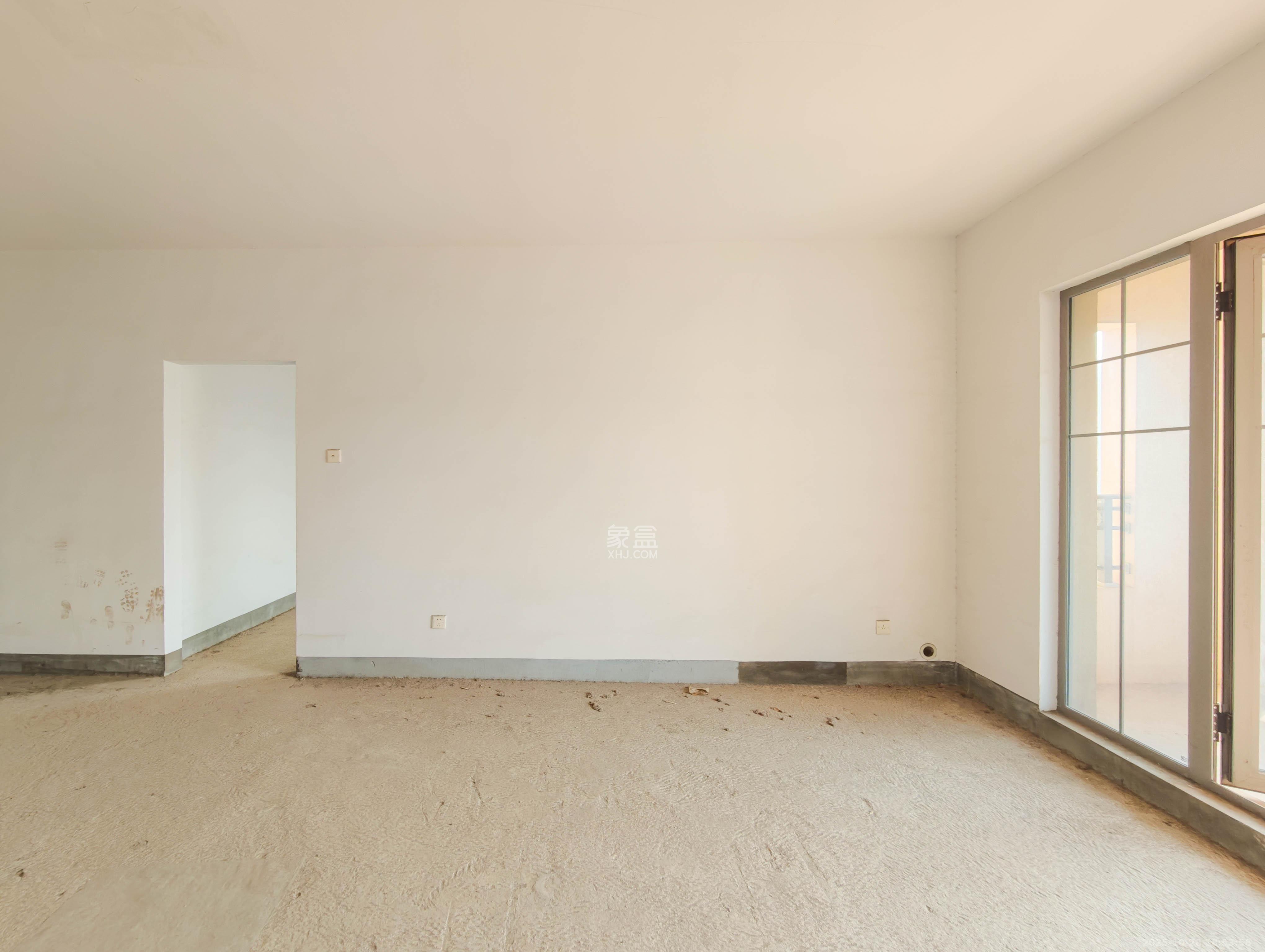 托斯卡纳洋房高层  5室2厅2卫    208.0万 托斯卡纳洋房高层  5室2厅2卫    208.0万客厅