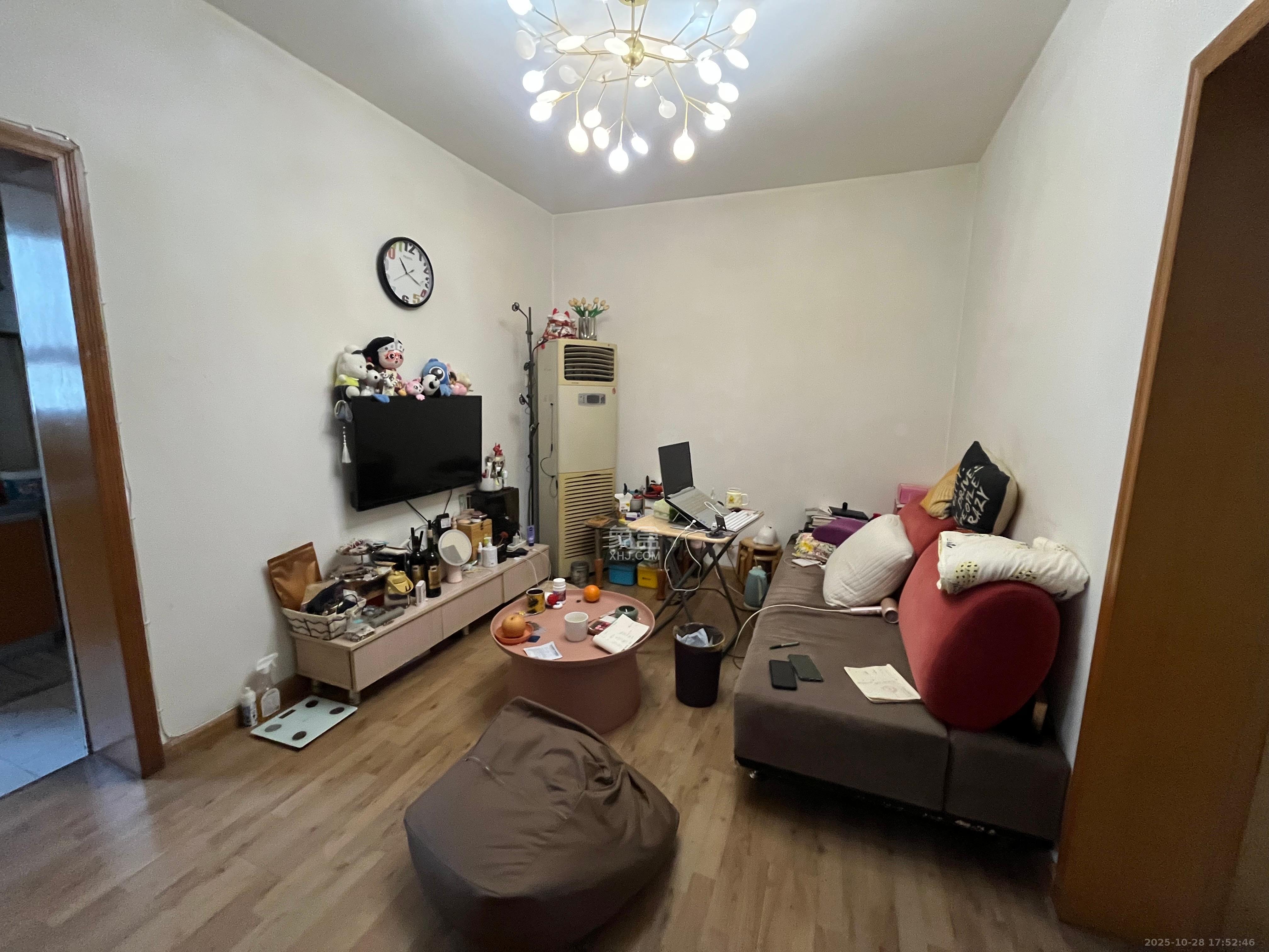 民主后街(西街)散盘 1室0厅0卫 1800.0元/月 民主后街(西街)散盘 1室0厅0卫 1800.0元/月室内图