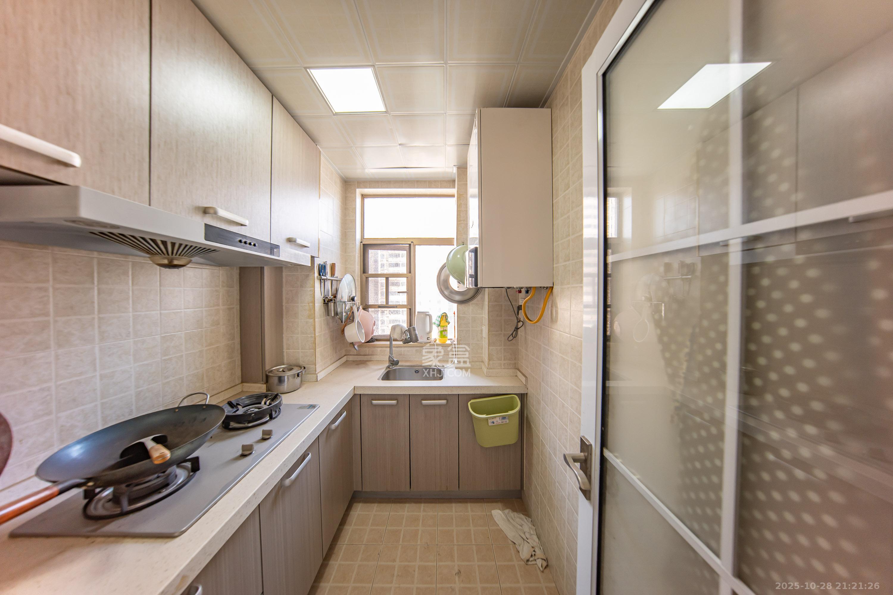 江山帝景雅典 3室2厅1卫 95.0万 江山帝景雅典 3室2厅1卫 95.0万厨房