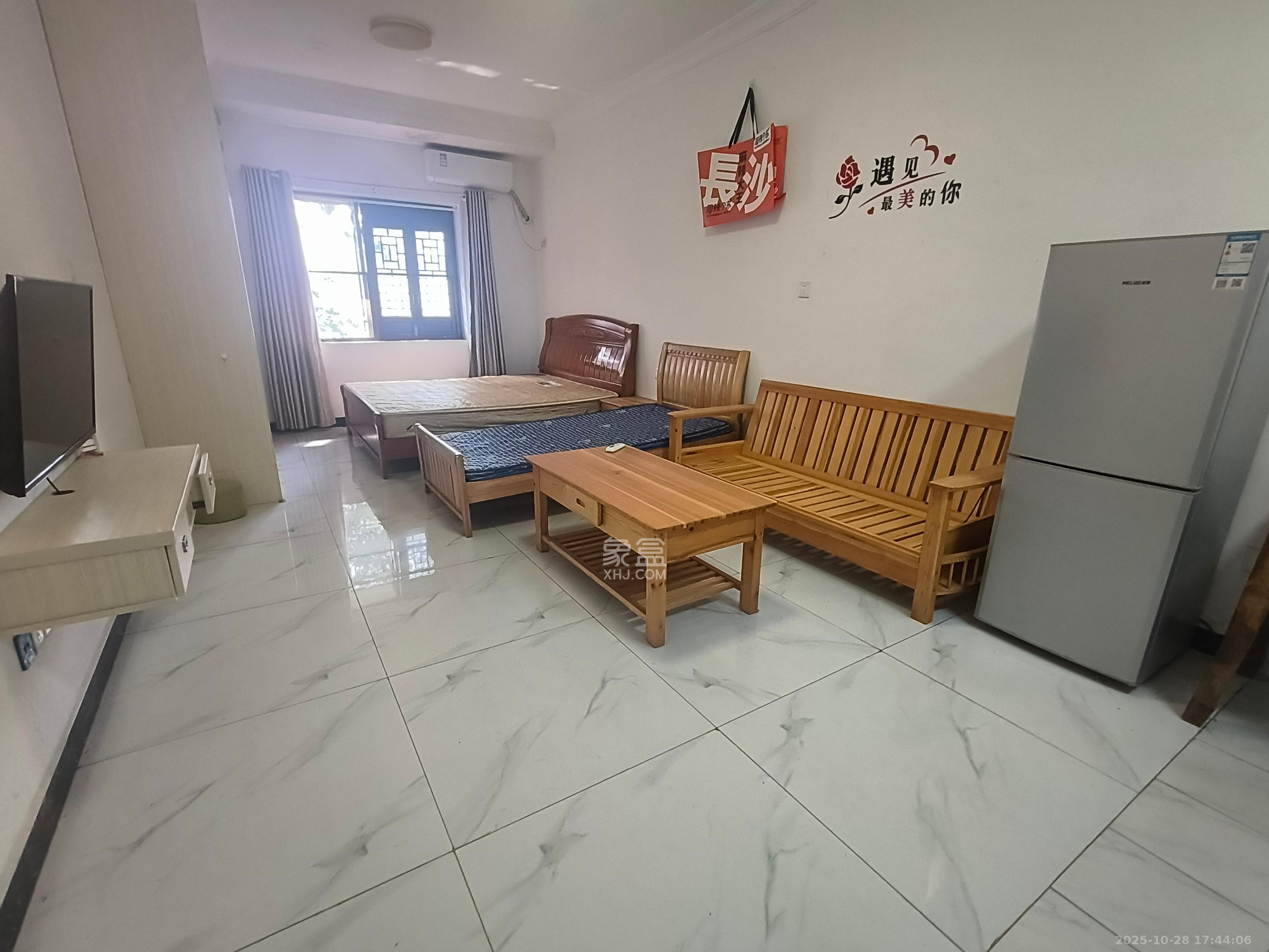 东文庙坪 1室1厅0卫 1300.0元/月 东文庙坪 1室1厅0卫 1300.0元/月室内图