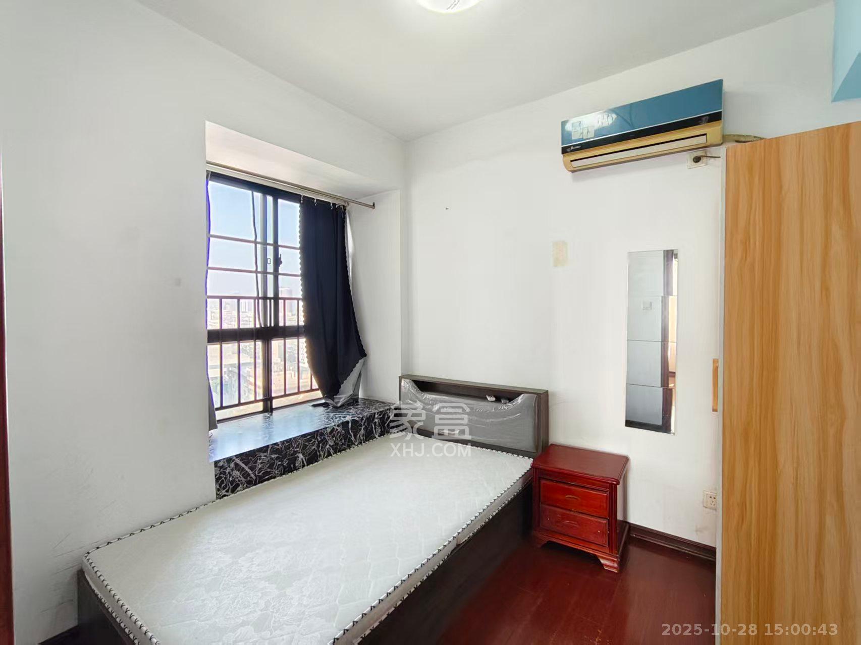 运通尊苑  4室1厅2卫    2300.0元/月室内图