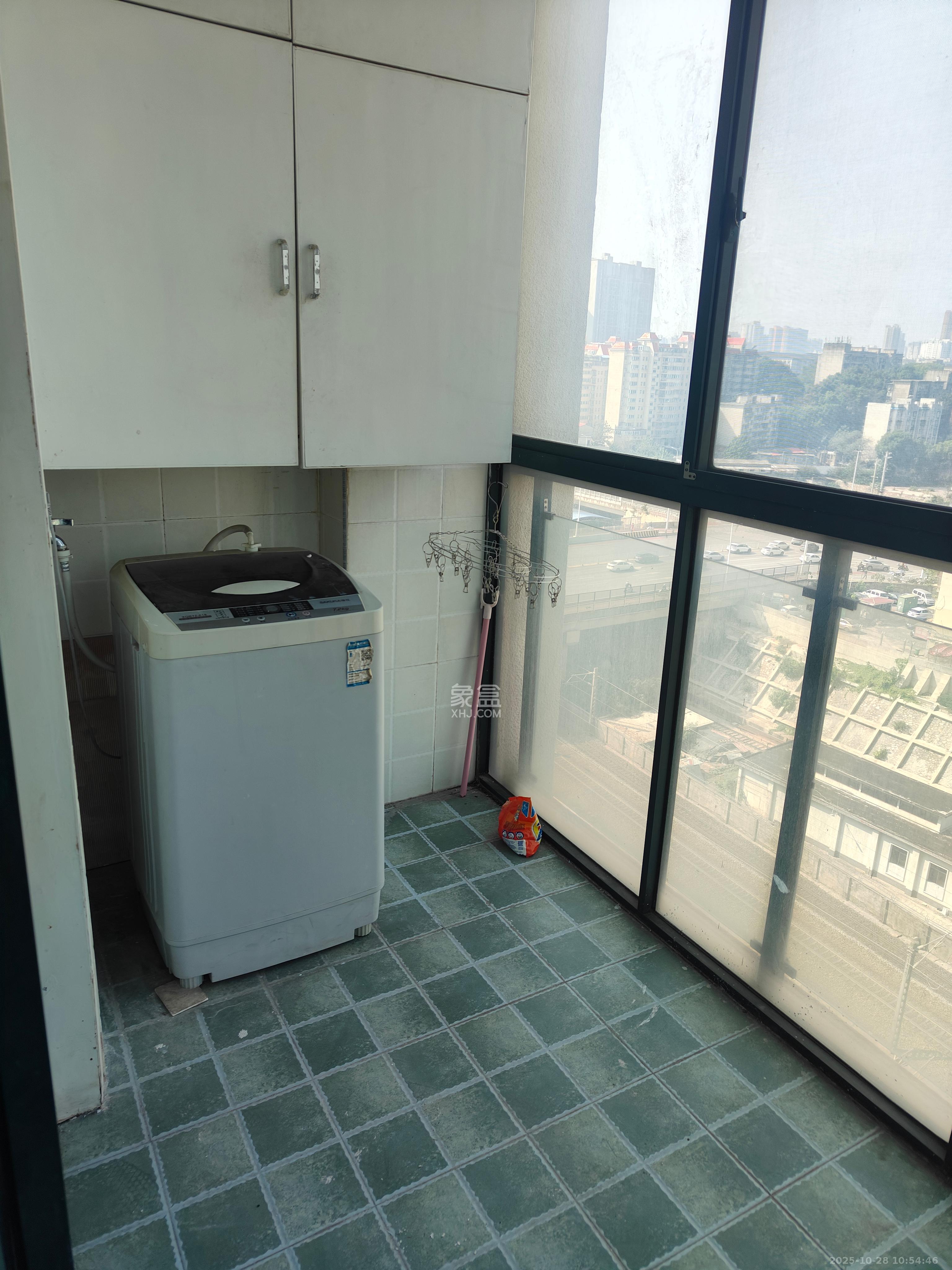 尊邸华庭  1室1厅1卫    1500.0元/月室内图