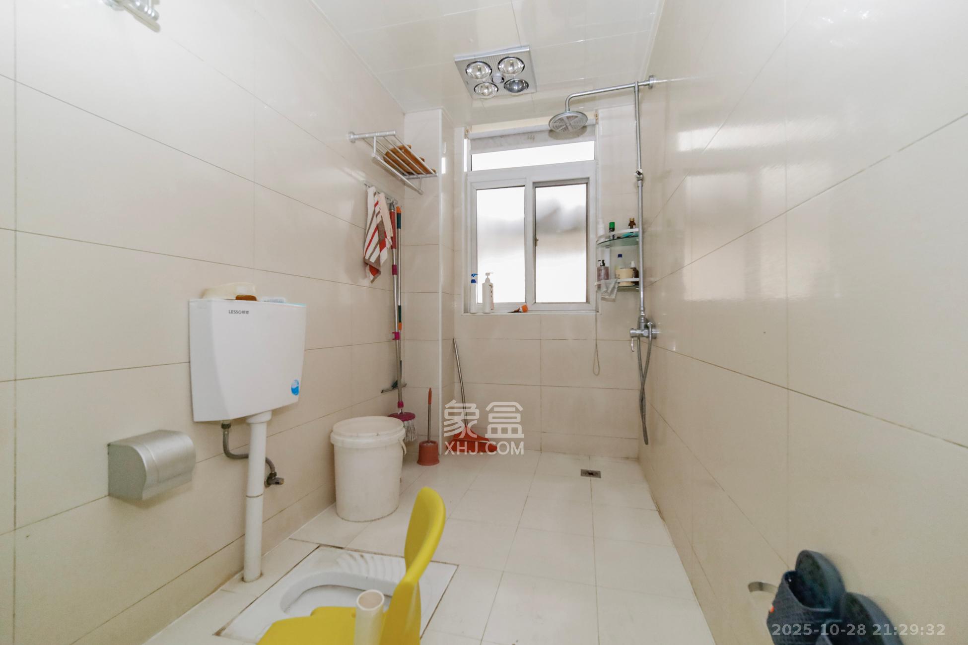 湘樟园小区（湘樟家园）  3室2厅2卫    82.0万卫生间