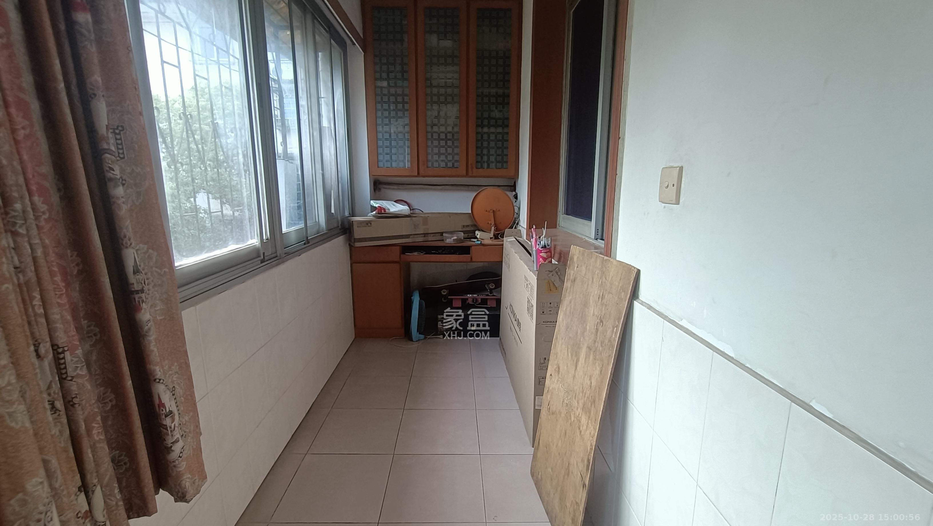 红花坡轻工设计院(轻安宿舍)  2室1厅1卫    1500.0元/月 红花坡轻工设计院(轻安宿舍)  2室1厅1卫    1500.0元/月室内图