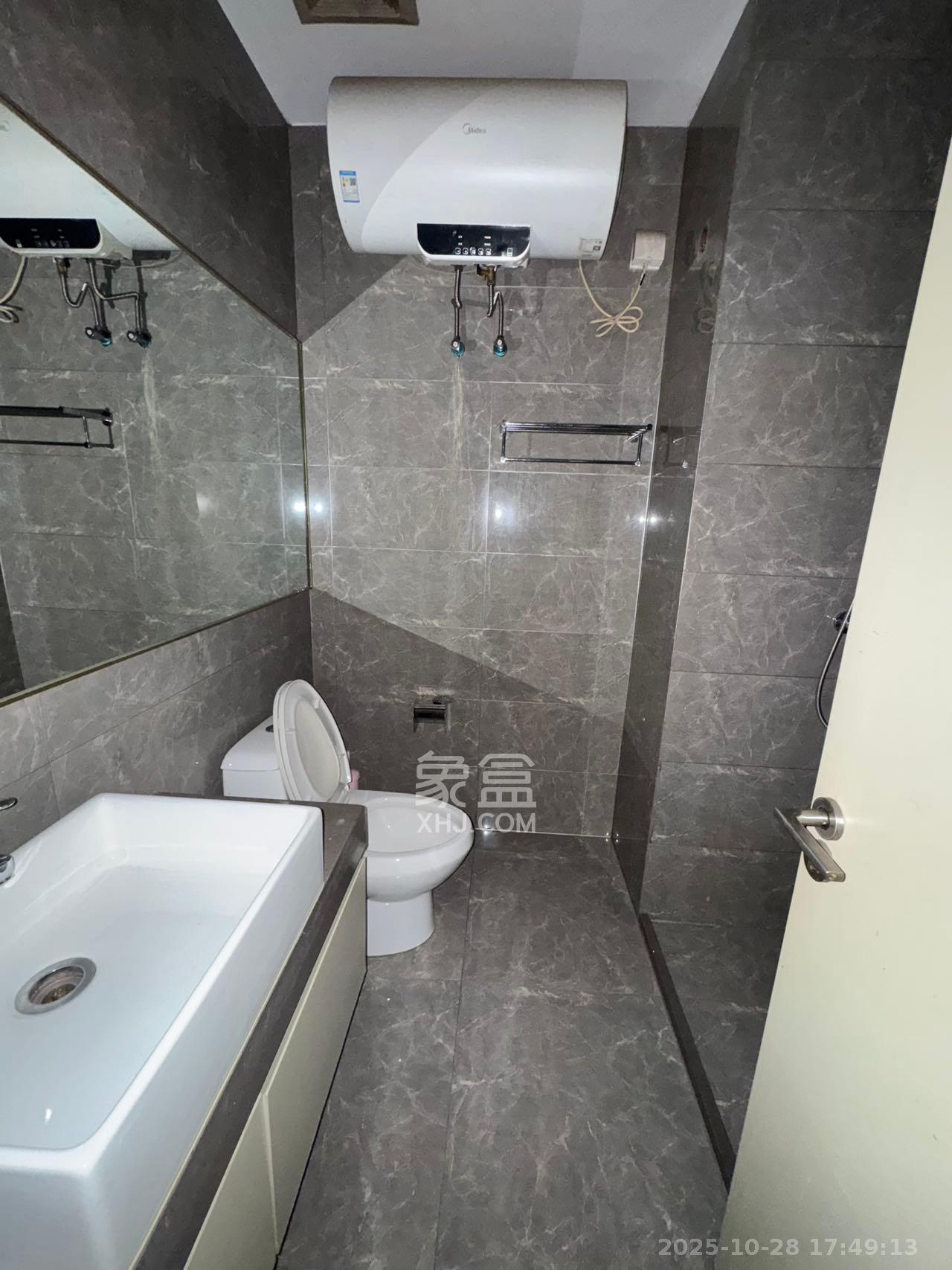 天祥水晶湾   60.0㎡      2600.0元/月室内图