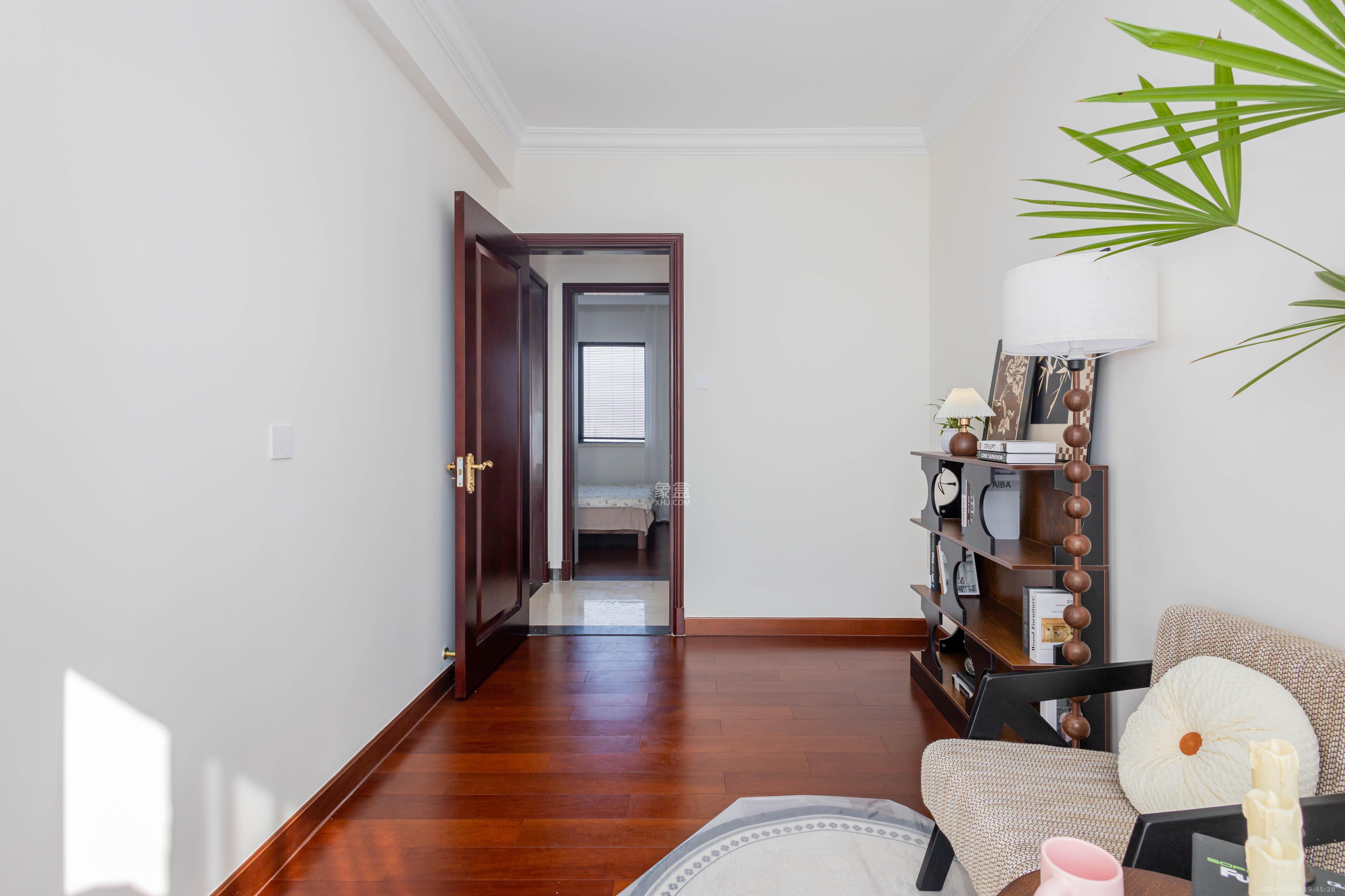 恒大江湾  4室2厅2卫    132.8万卧室