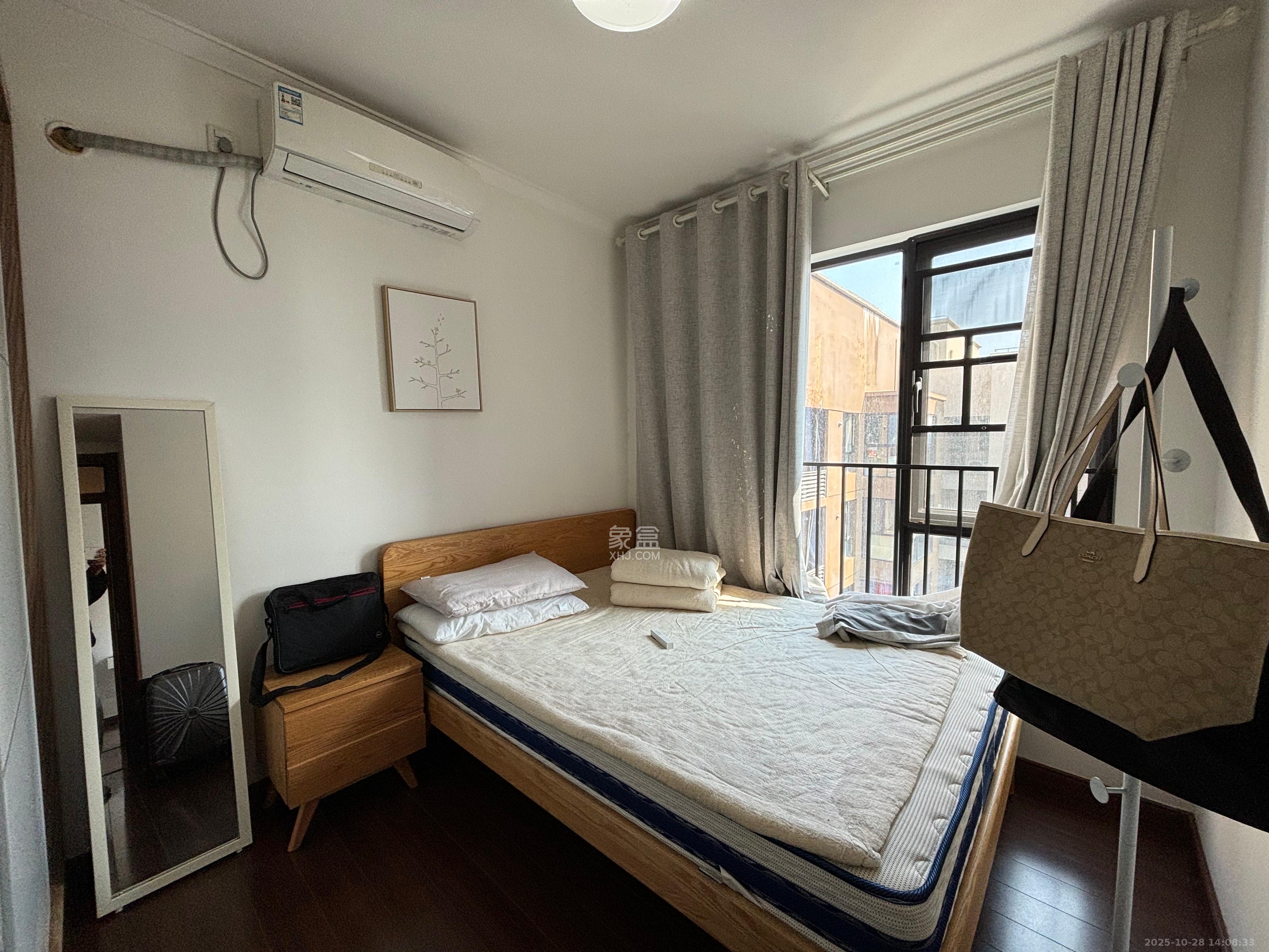 万科里金域滨江  3室2厅1卫    3600.0元/月室内图