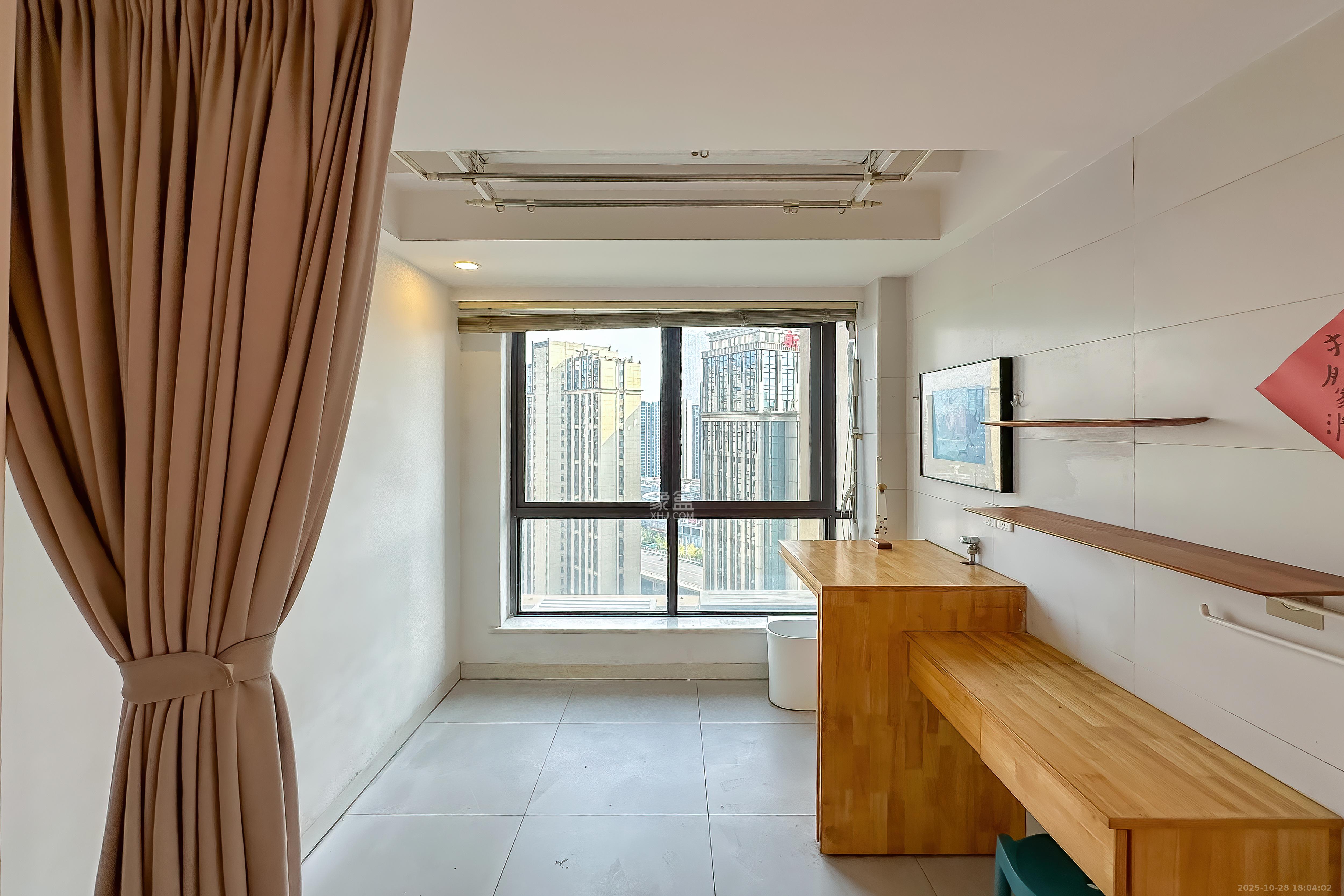 合能洋湖公馆  3室2厅1卫    77.0万阳台