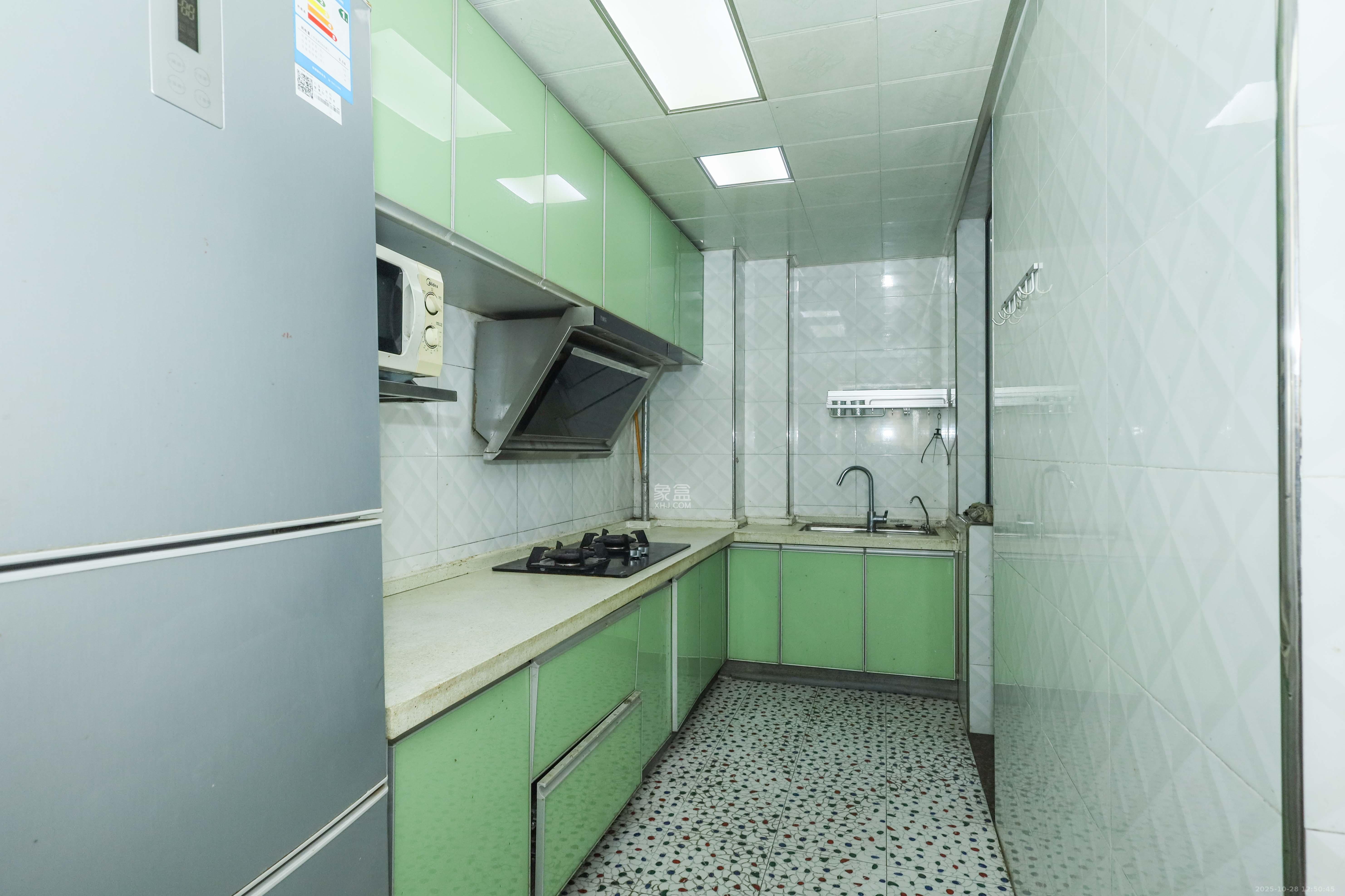 旭辉御府  1室2厅1卫    83.0万厨房