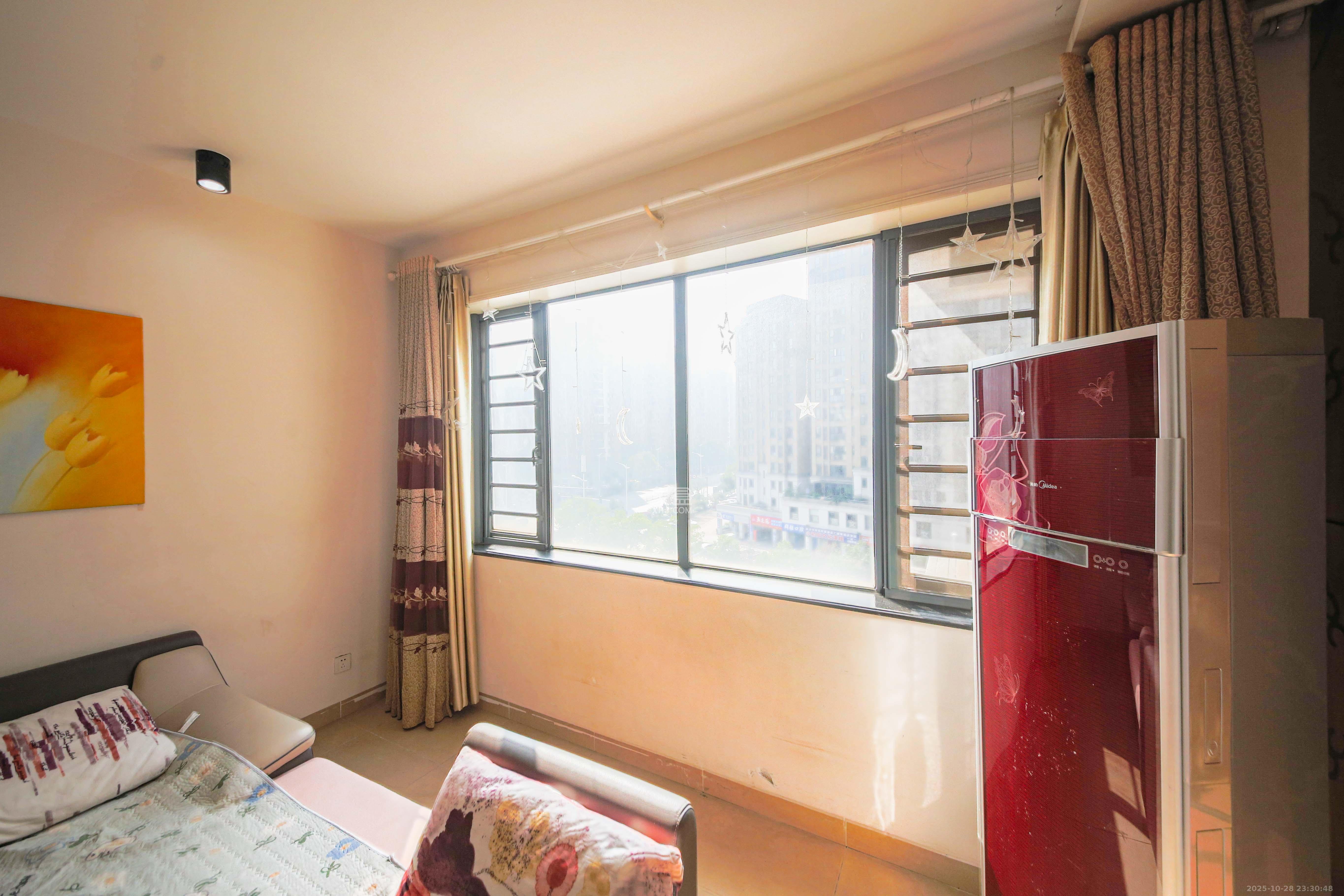 奥林匹克花园 3室2厅2卫 111.0万 奥林匹克花园 3室2厅2卫 111.0万阳台