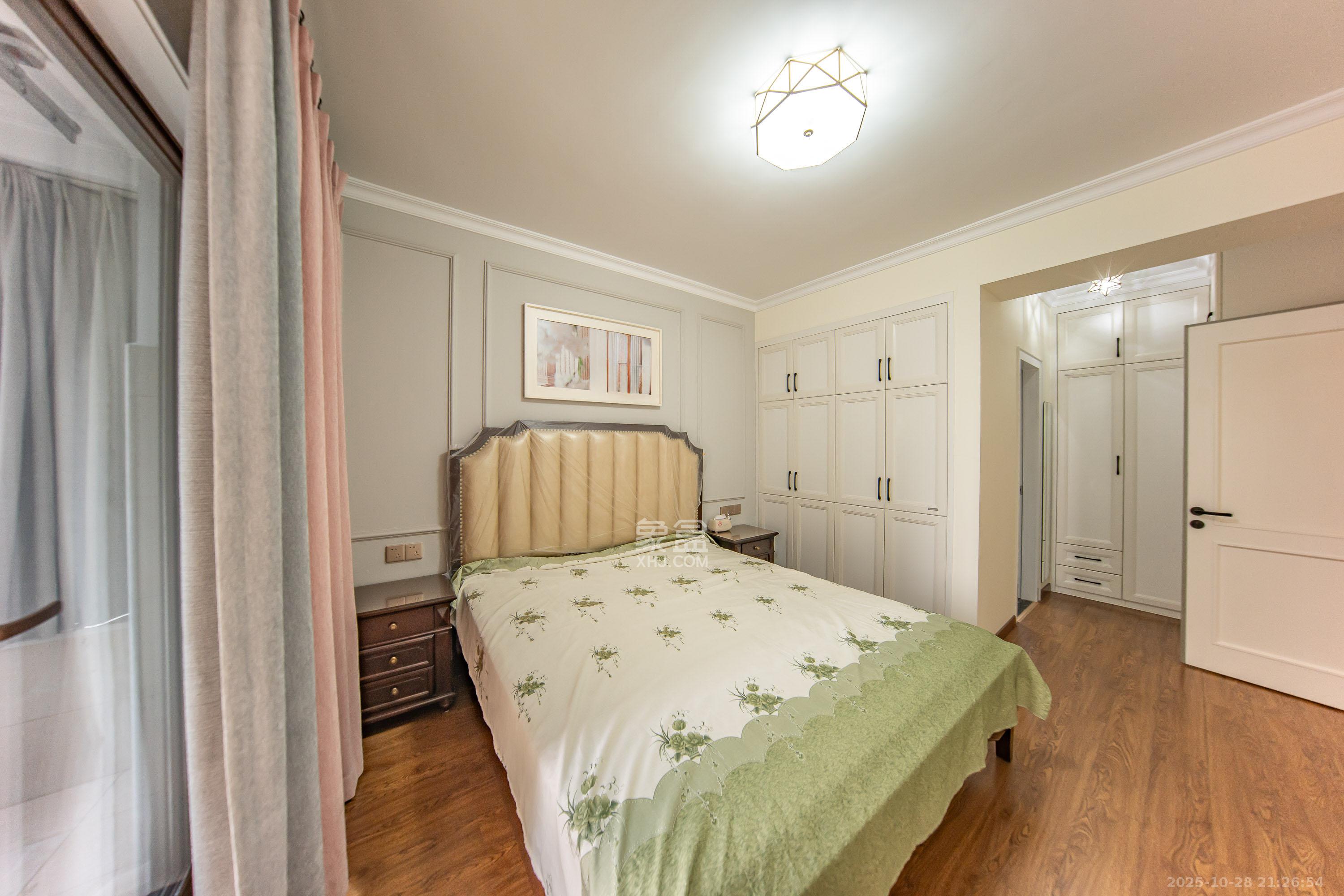 华润橡树湾 3室2厅2卫 98.0万 华润橡树湾 3室2厅2卫 98.0万卧室