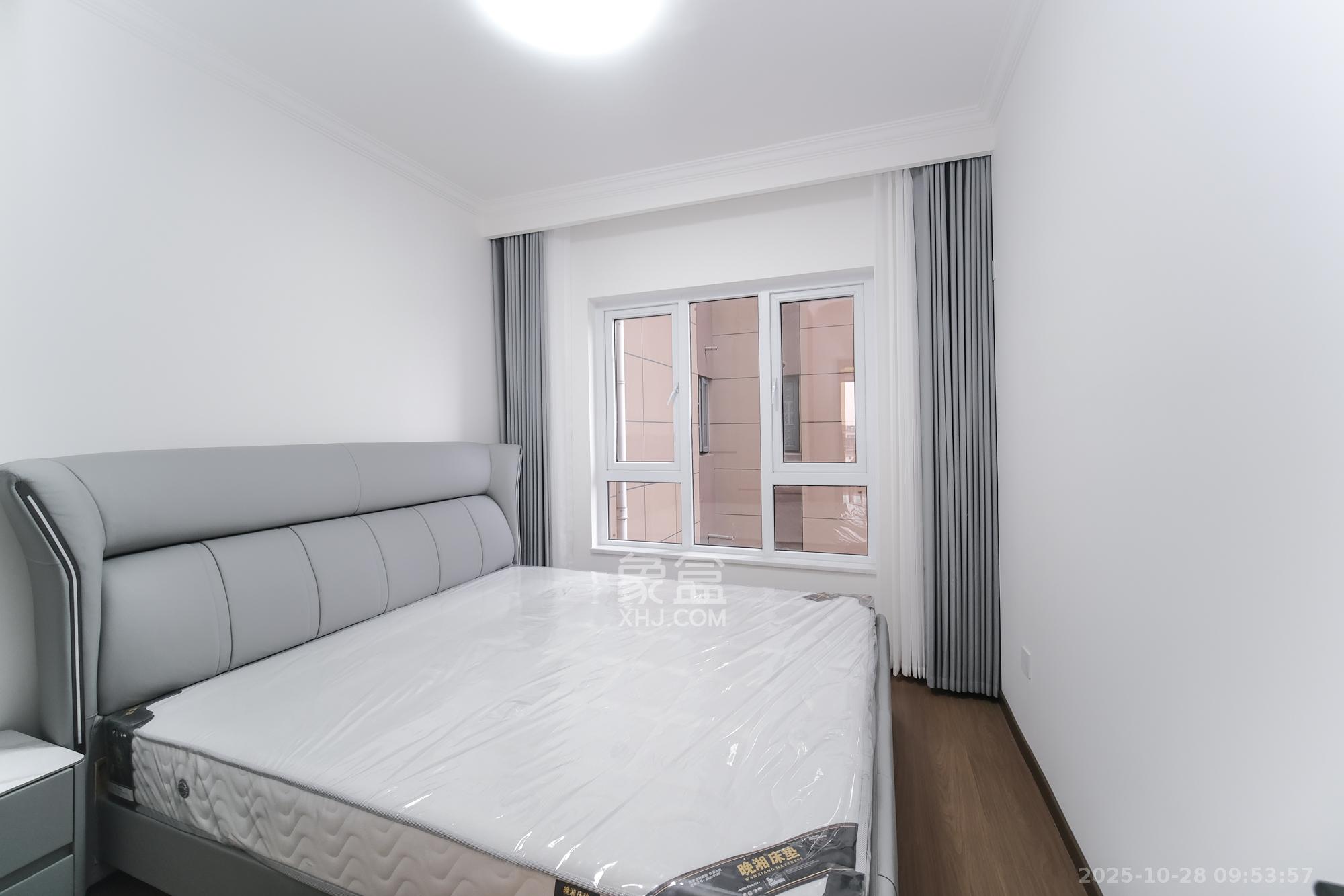 荣盛花语城  4室2厅2卫    99.0万卧室