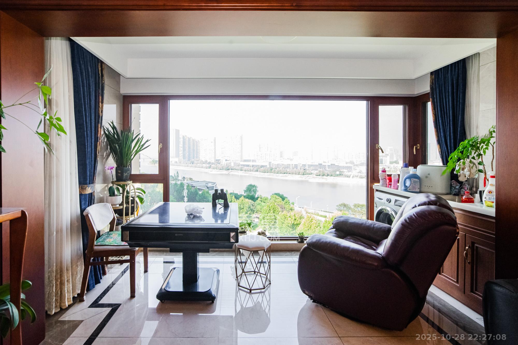 北辰三角洲C3区  3室2厅2卫    228.0万 北辰三角洲C3区  3室2厅2卫    228.0万阳台