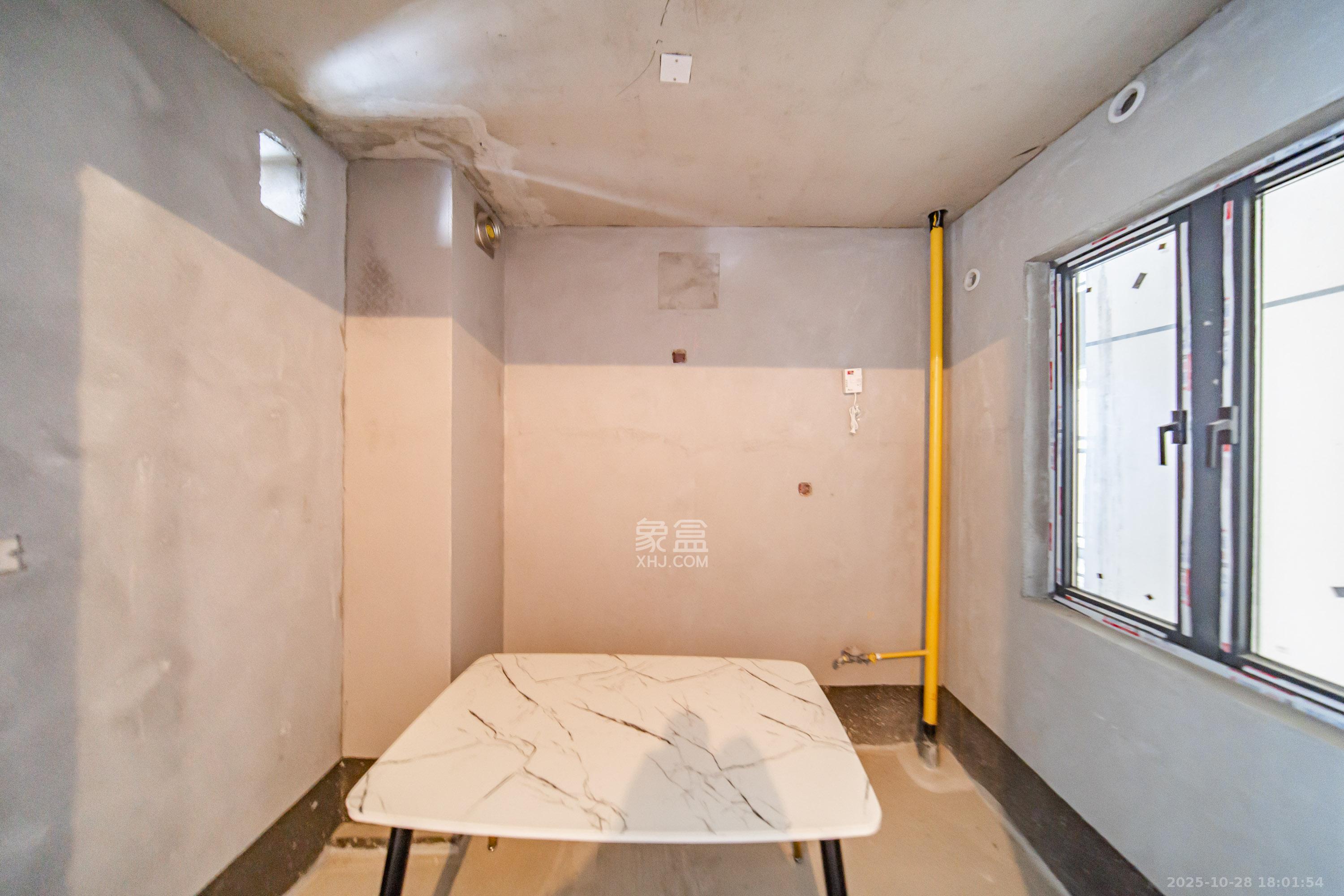 城发恒伟洋湖映2009 4室2厅2卫 140.0万 城发恒伟洋湖映2009 4室2厅2卫 140.0万厨房