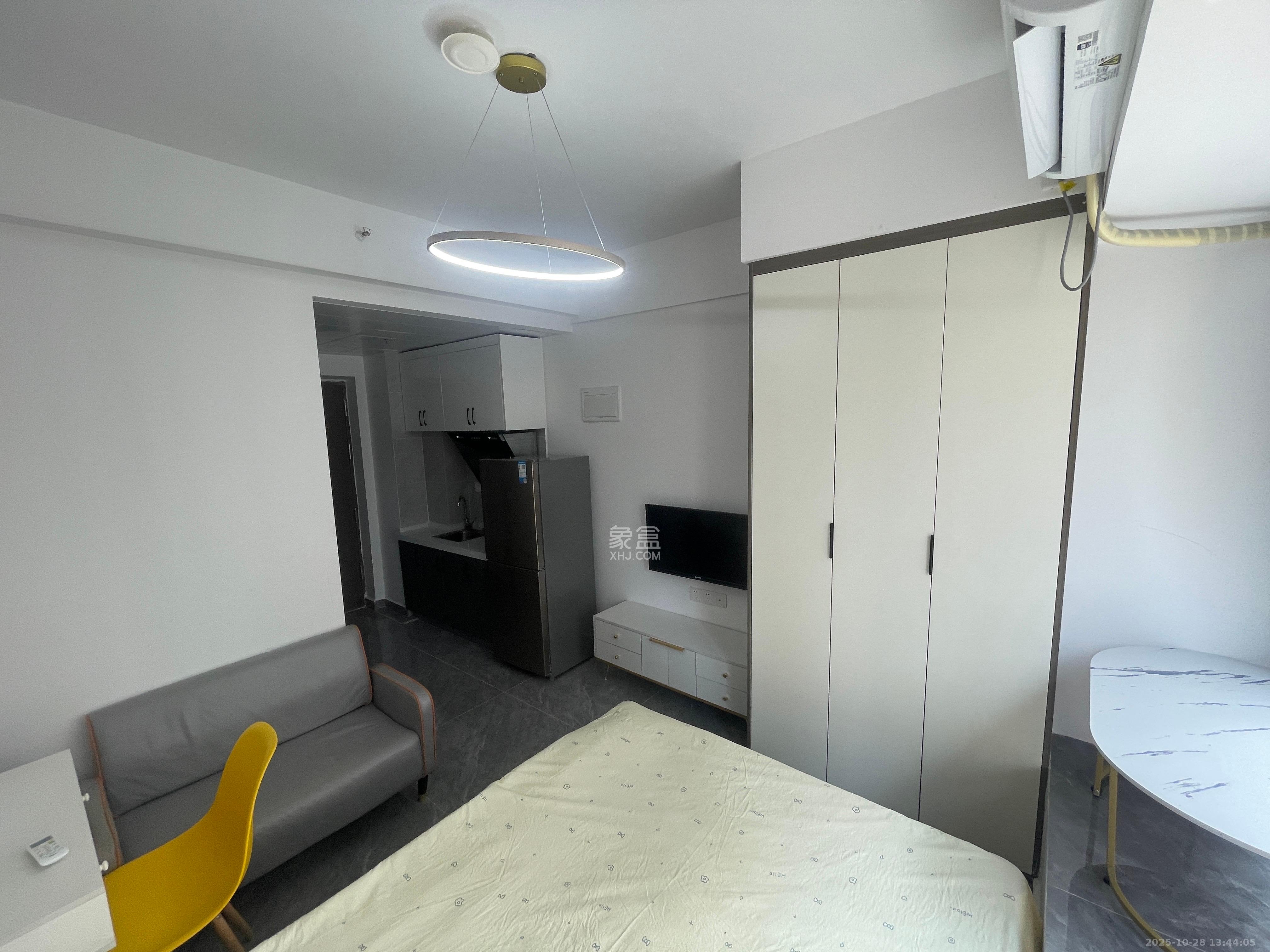 龙湖铂金岛 1室1厅1卫 1600.0元/月 龙湖铂金岛 1室1厅1卫 1600.0元/月室内图