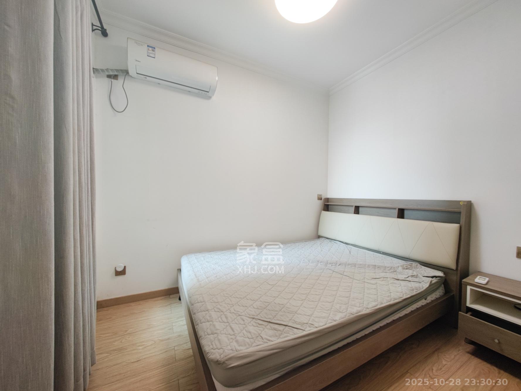 卓越蔚蓝城邦  2室1厅1卫    65.0万 卓越蔚蓝城邦  2室1厅1卫    65.0万卧室