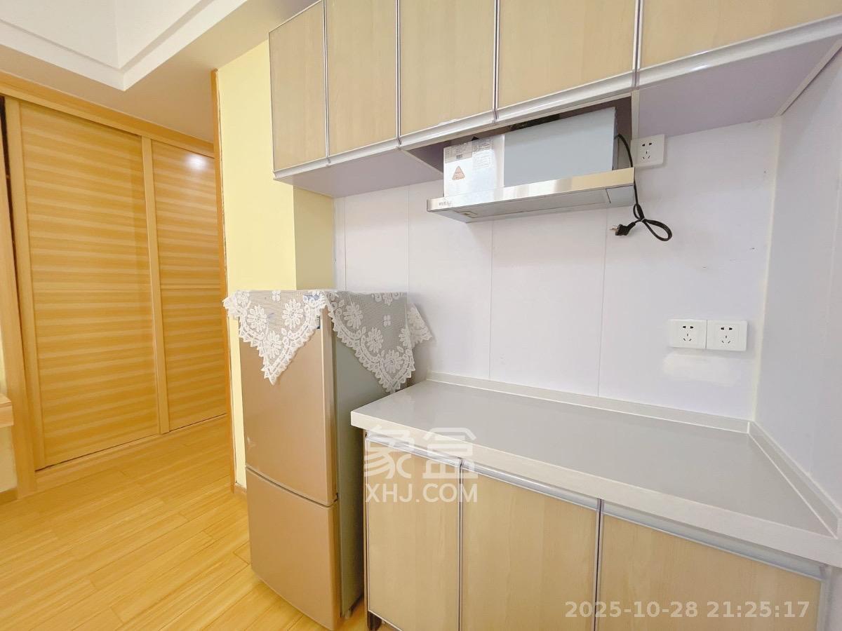 众东国际  1室1厅1卫    2200.0元/月室内图