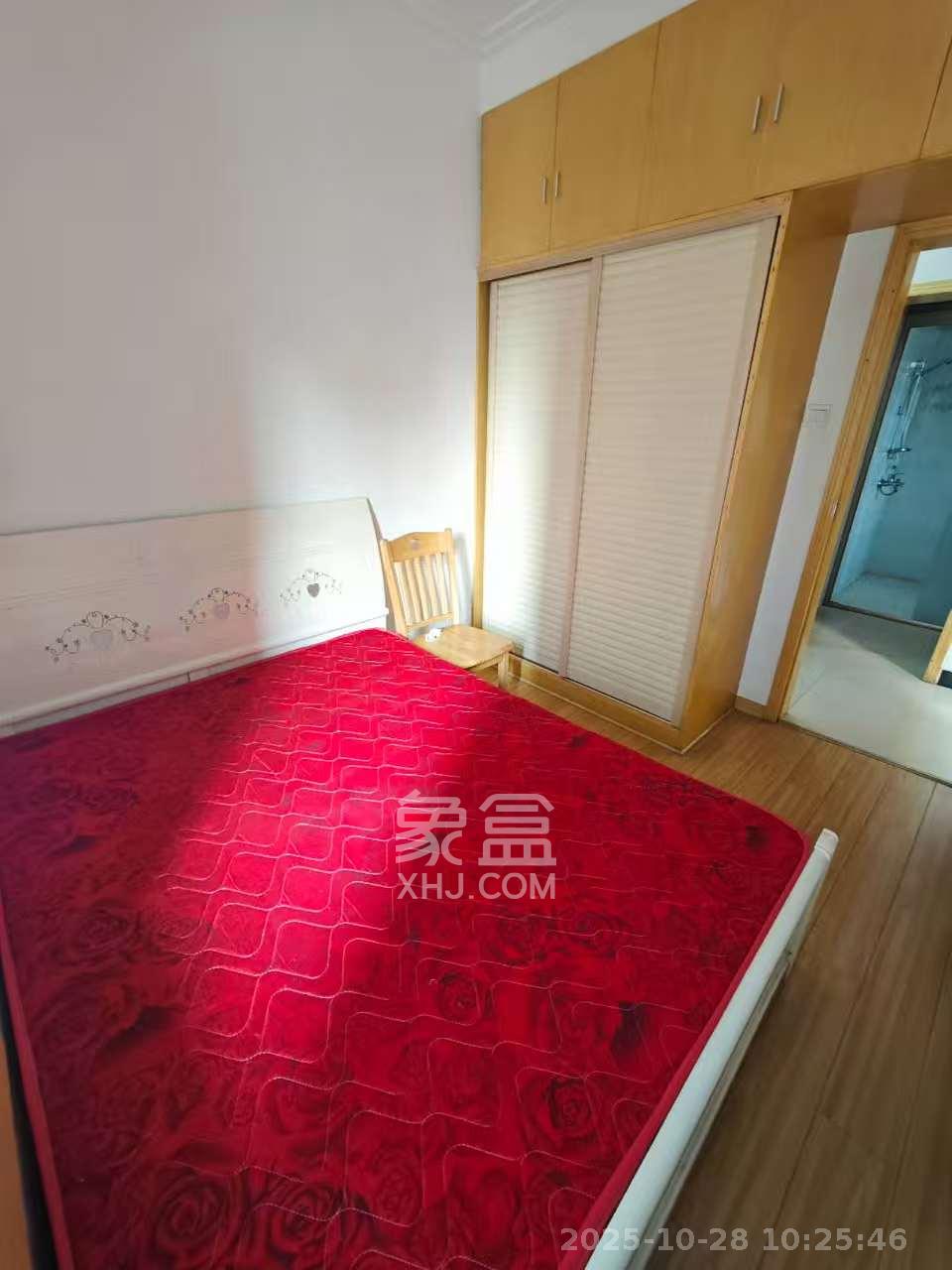 恒鑫山水卿卿  2室2厅1卫    1800.0元/月室内图