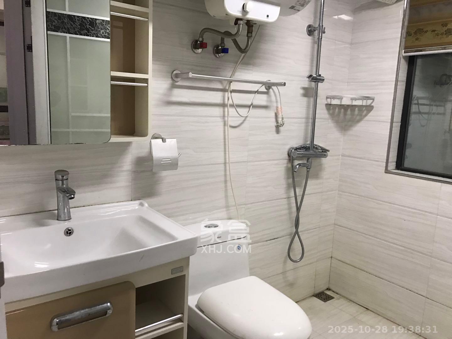 长房白沙湾 3室1厅2卫 2800.0元/月 长房白沙湾 3室1厅2卫 2800.0元/月室内图