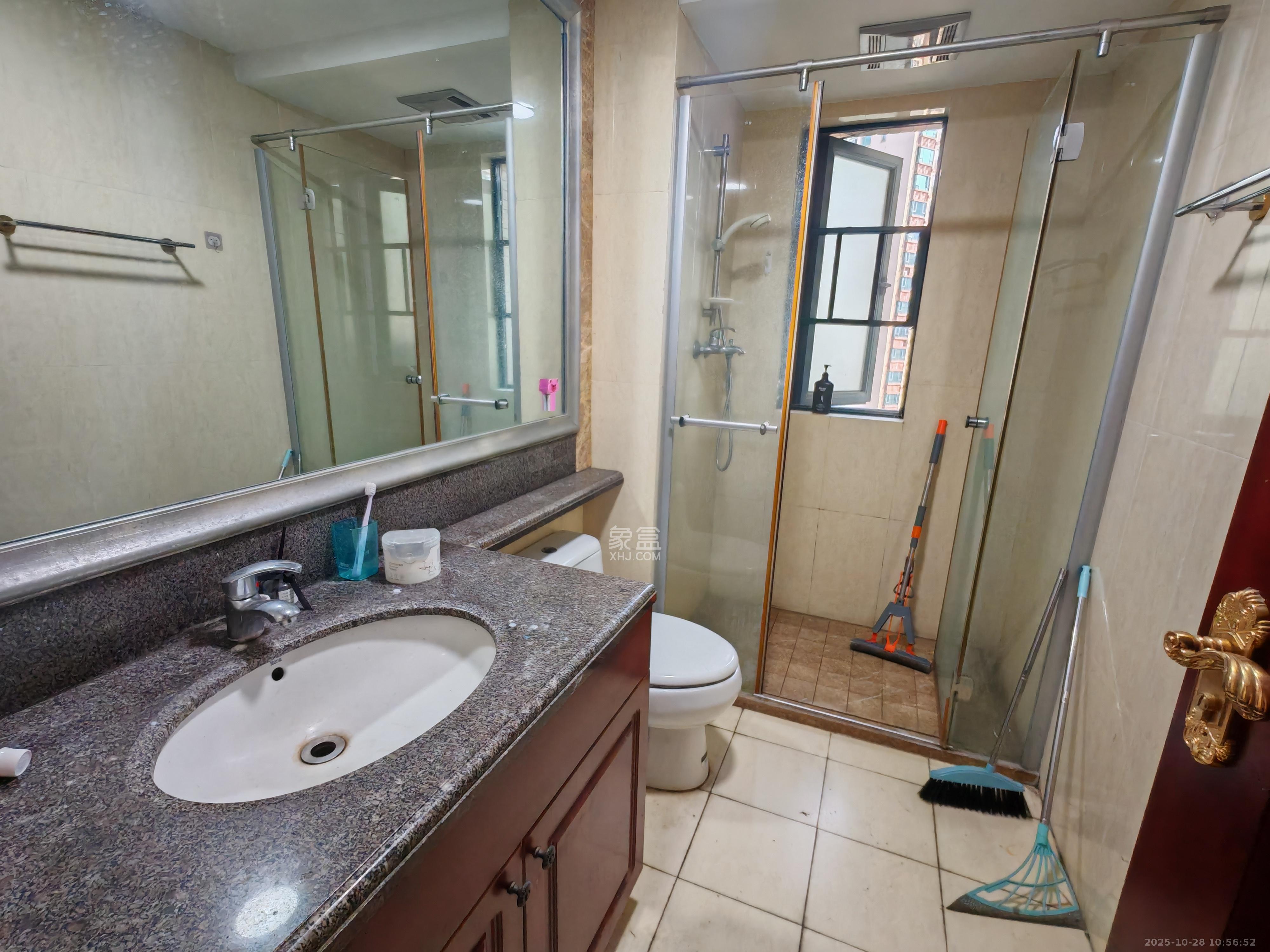 恒大翡翠华庭  3室2厅2卫    2400.0元/月 恒大翡翠华庭  3室2厅2卫    2400.0元/月室内图