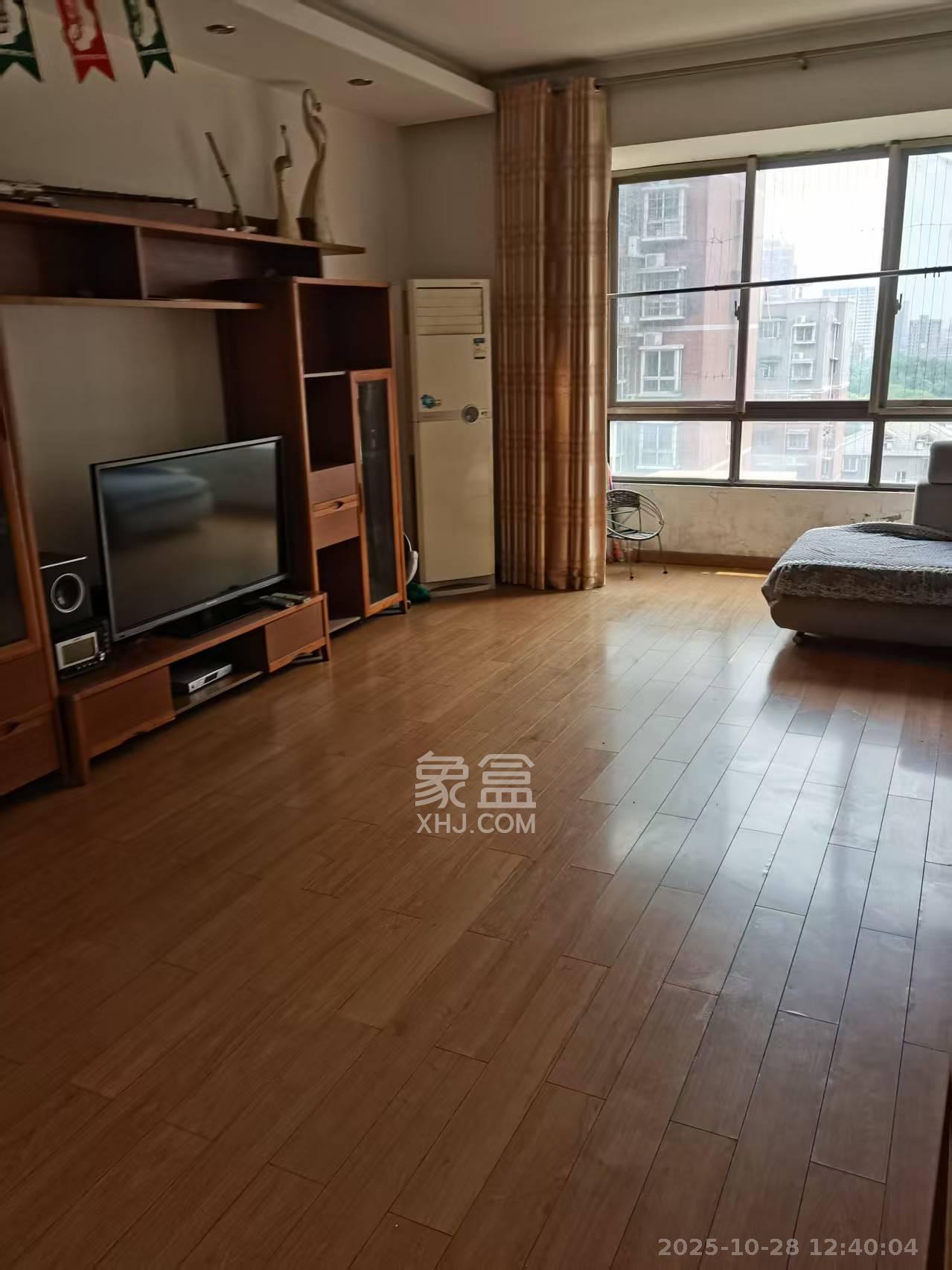 方略潇邦  3室2厅2卫    1600.0元/月室内图