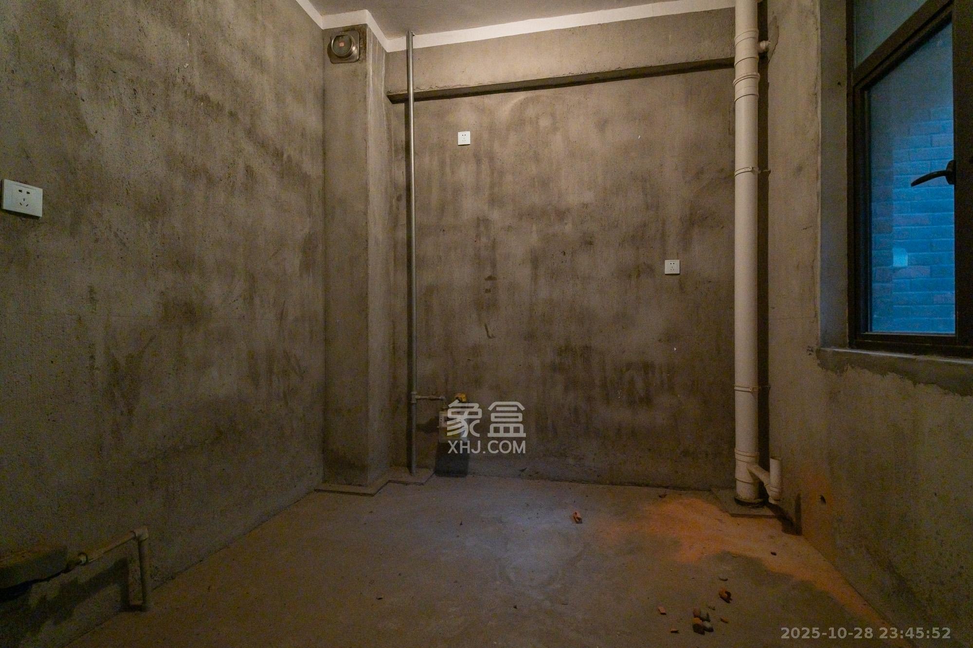 星湖湾一期洋房  4室2厅2卫    205.0万其他