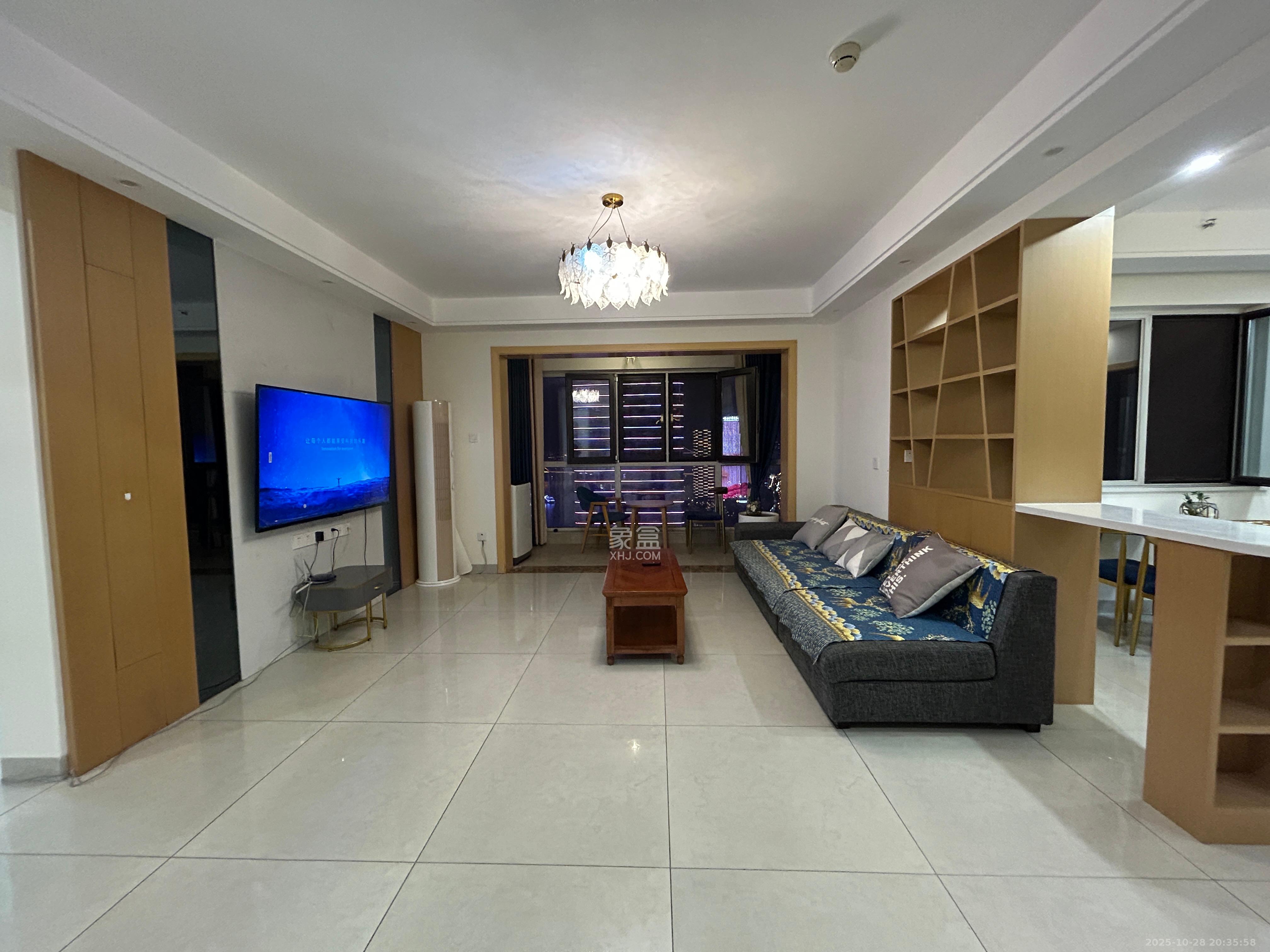 北辰三角洲C2区  3室2厅2卫    4800.0元/月室内图1