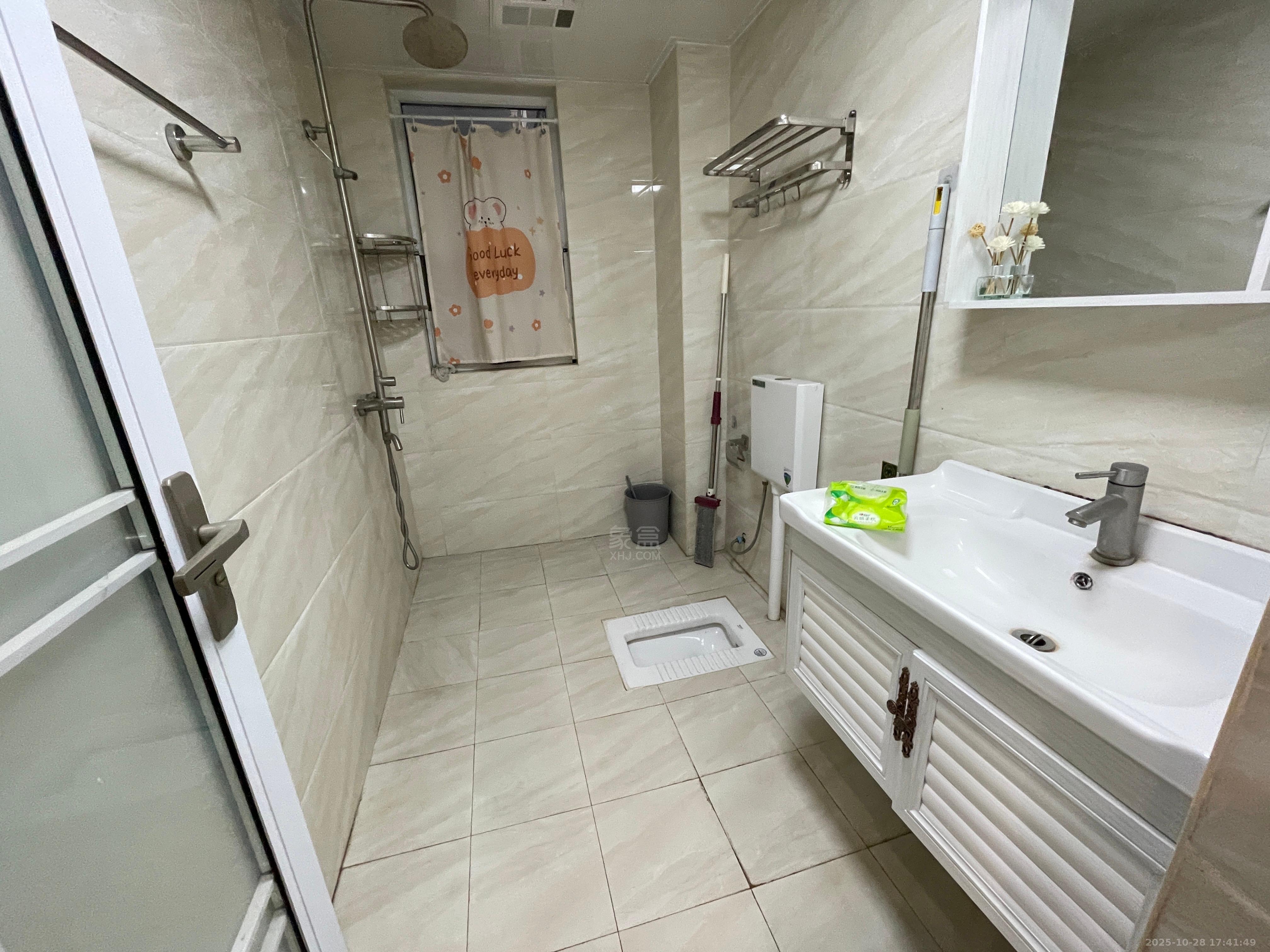 美的城三期 3室2厅2卫 1900.0元/月 美的城三期 3室2厅2卫 1900.0元/月室内图