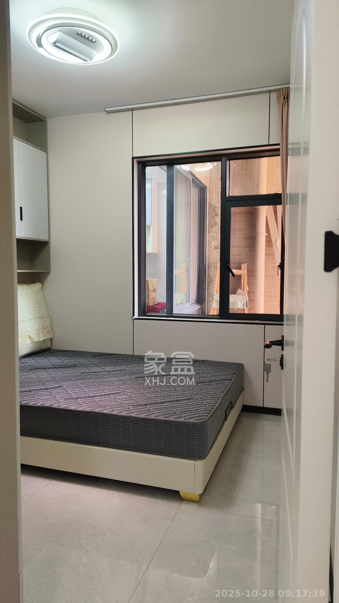 东岸梅园小区  2室2厅1卫    2600.0元/月 东岸梅园小区  2室2厅1卫    2600.0元/月室内图