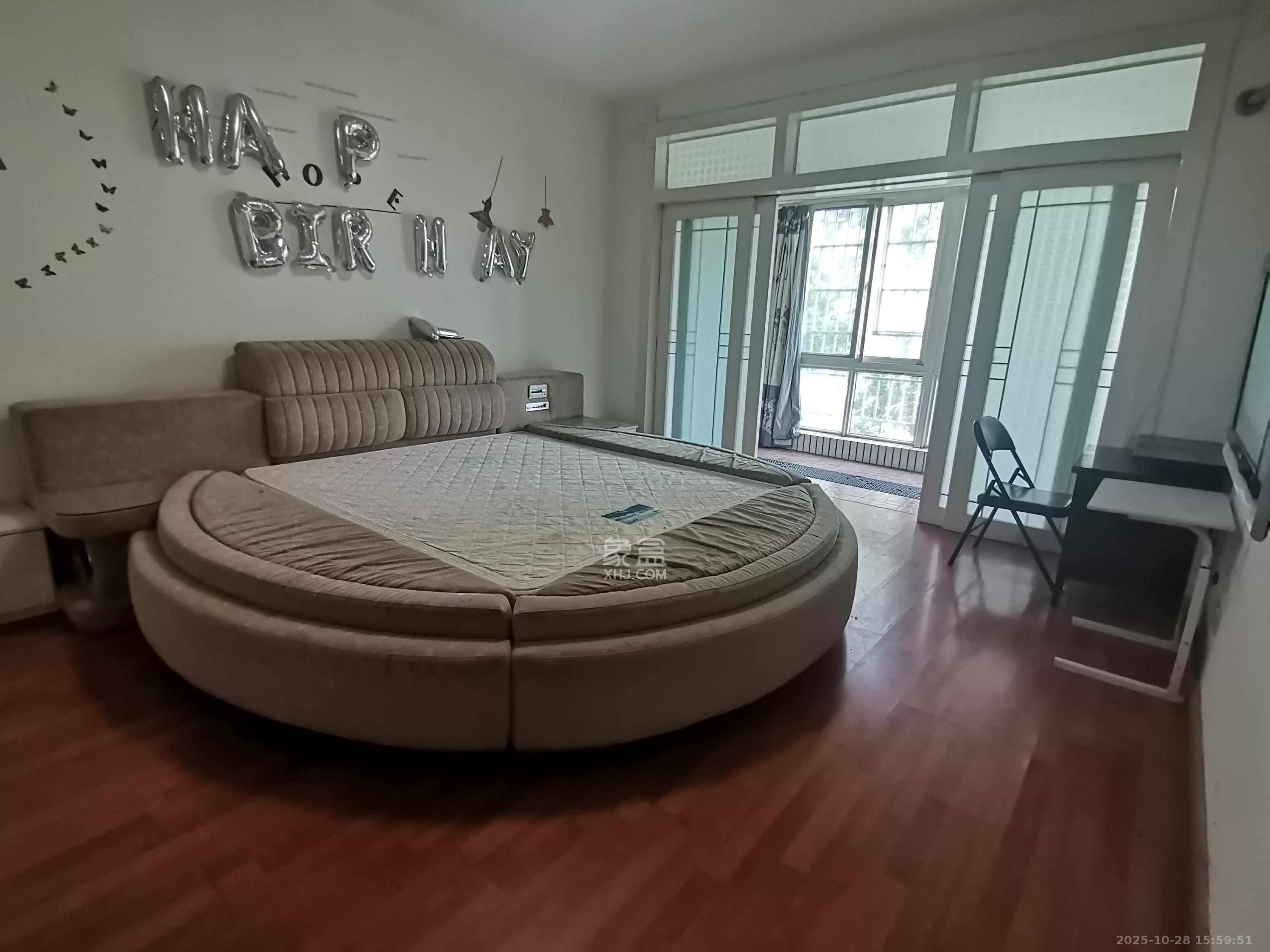 丹桂雅苑  4室2厅2卫    2500.0元/月 丹桂雅苑  4室2厅2卫    2500.0元/月