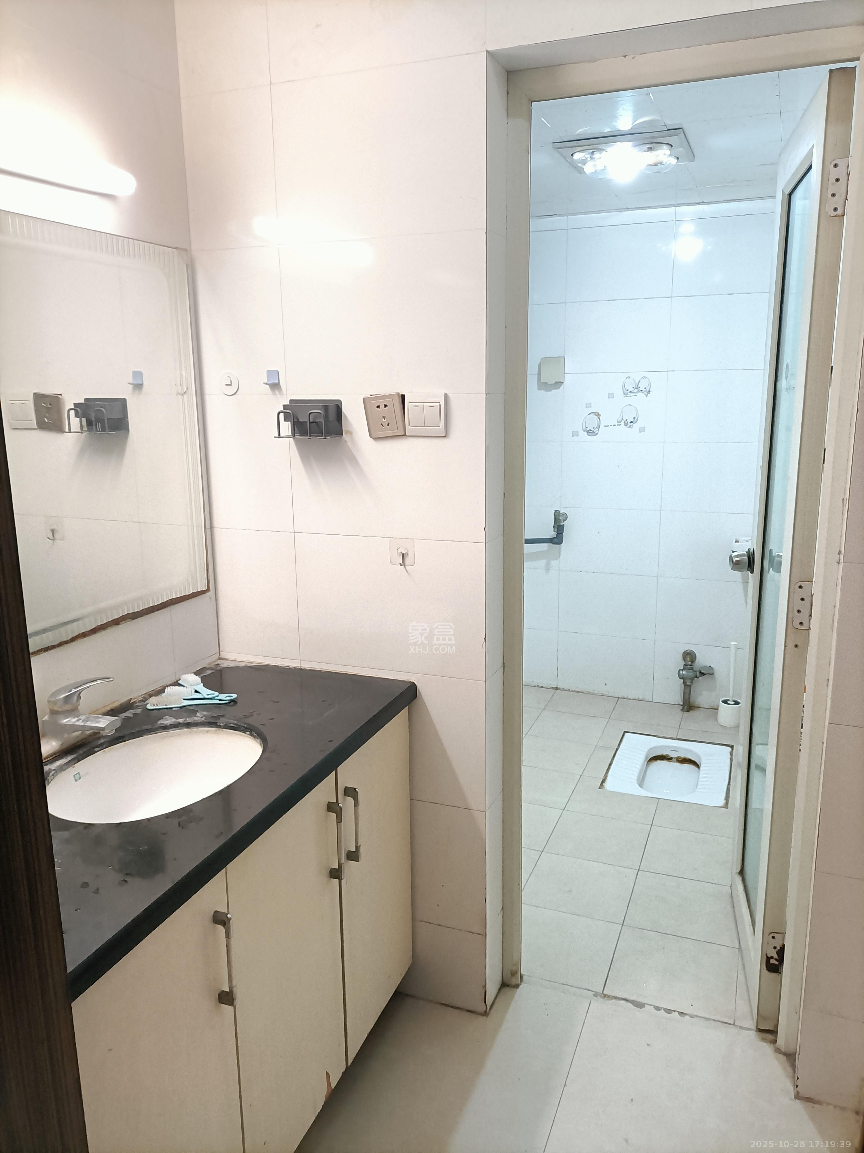 枫林绿洲  2室1厅1卫    2000.0元/月室内图