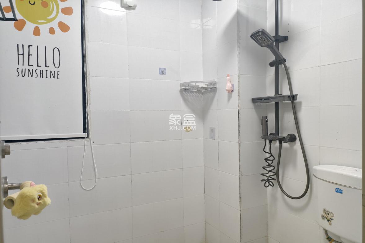 冠盛天泽园 2室2厅1卫 2400.0元/月 冠盛天泽园 2室2厅1卫 2400.0元/月室内图