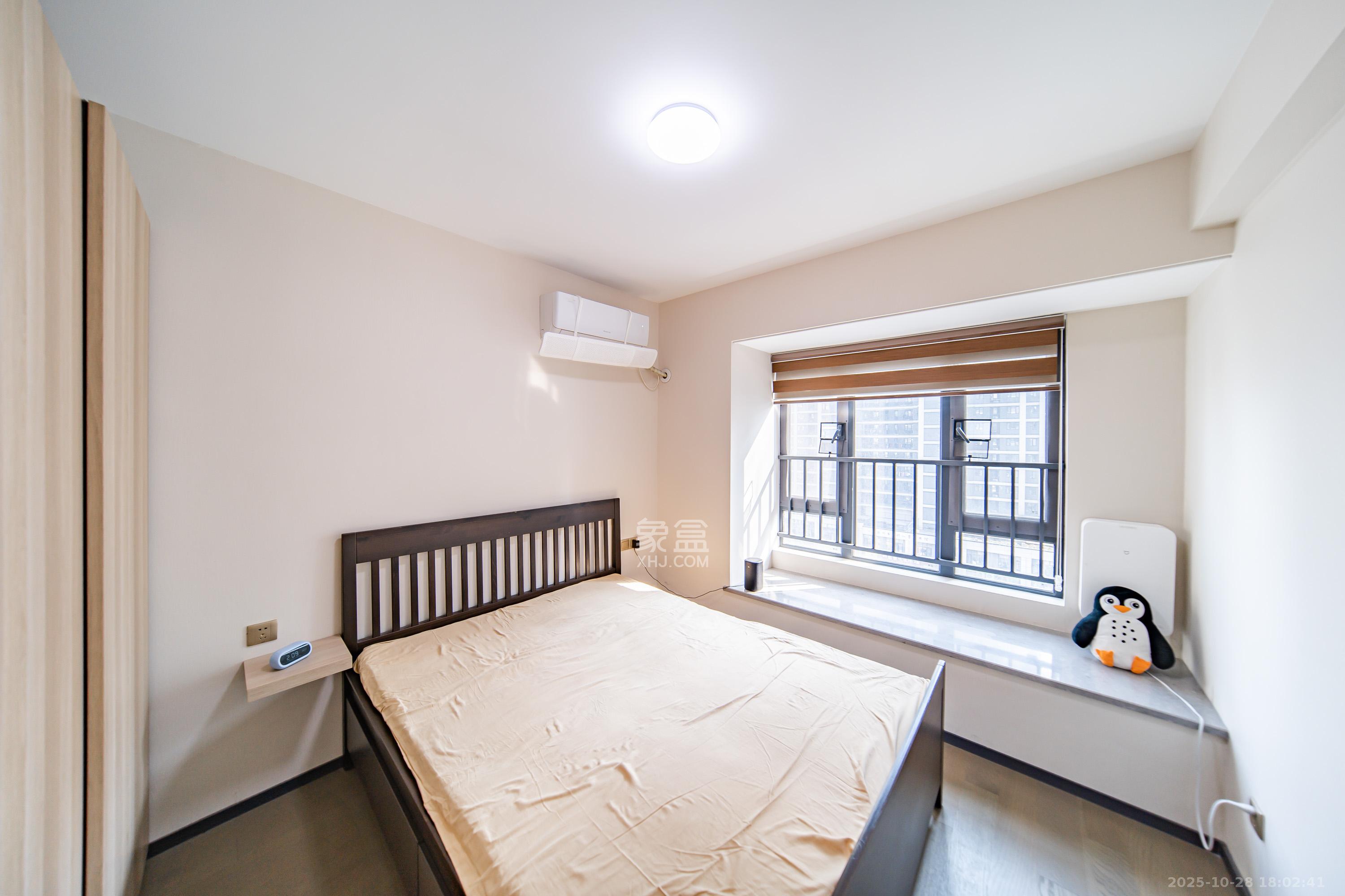 中海阅麓山二期  3室2厅2卫    143.8万 中海阅麓山二期  3室2厅2卫    143.8万卧室