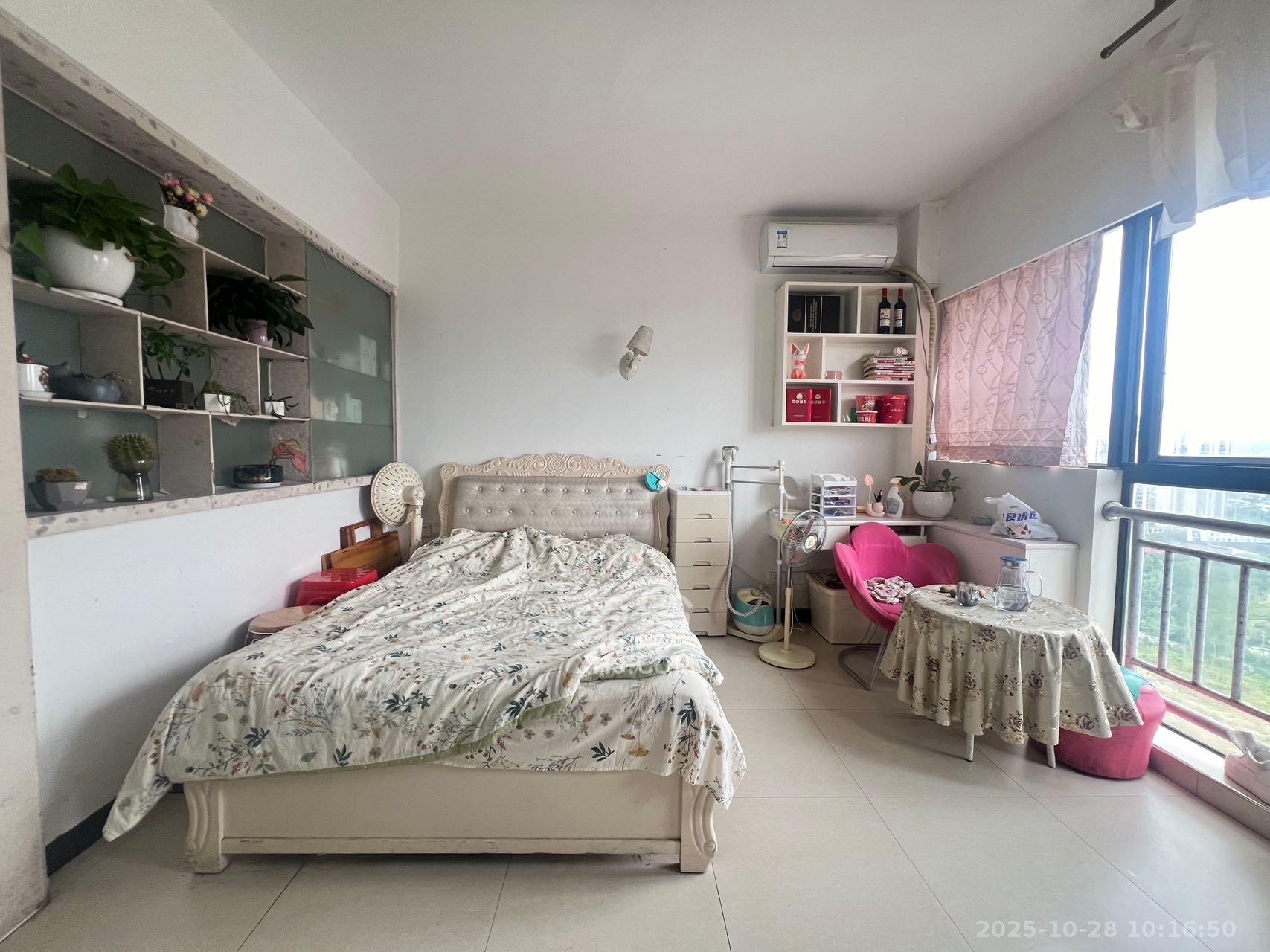 麓谷明珠  1室1厅1卫    1300.0元/月室内图1