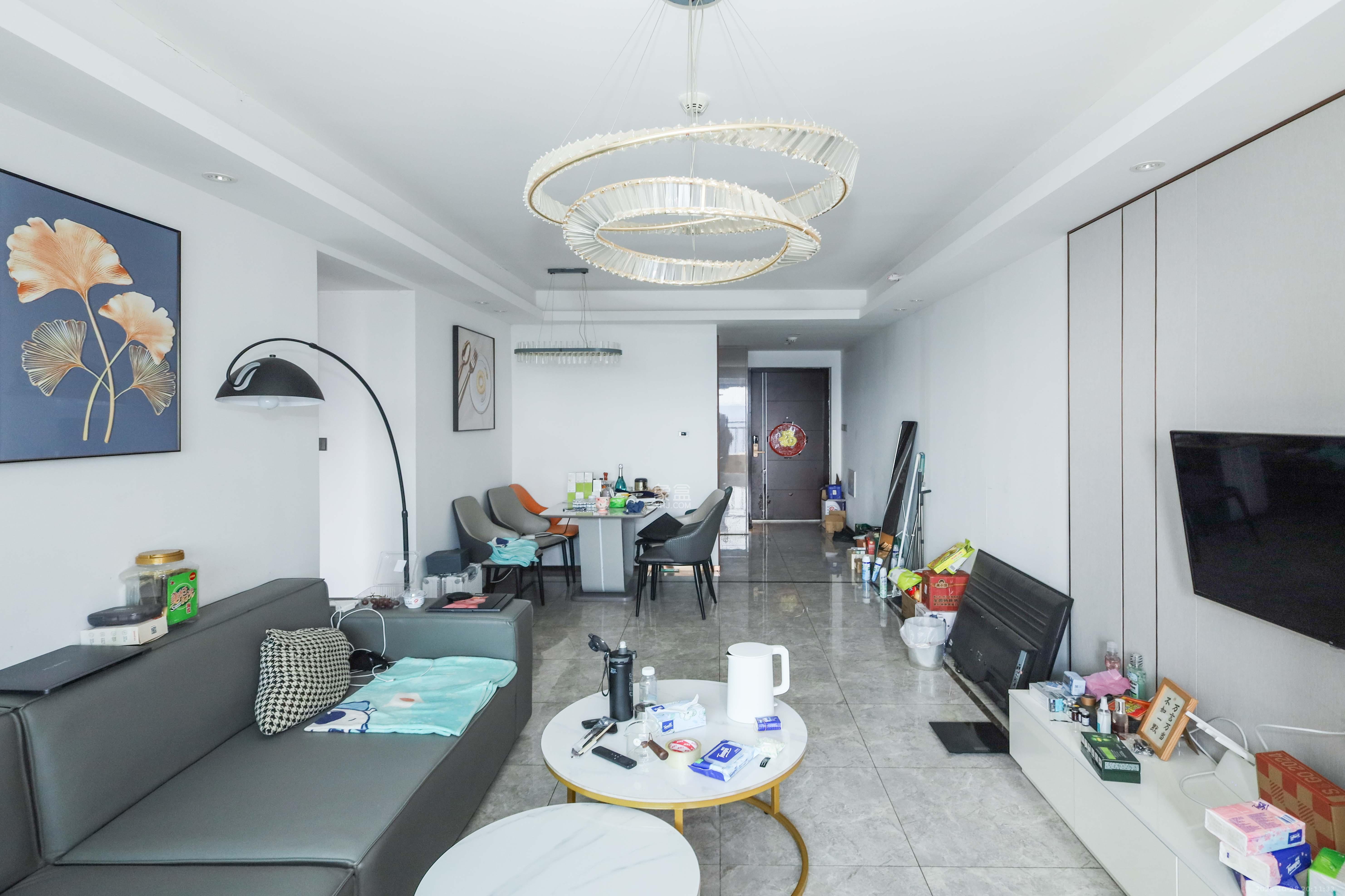 梅溪悦章 3室2厅2卫 140.0万 梅溪悦章 3室2厅2卫 140.0万客厅