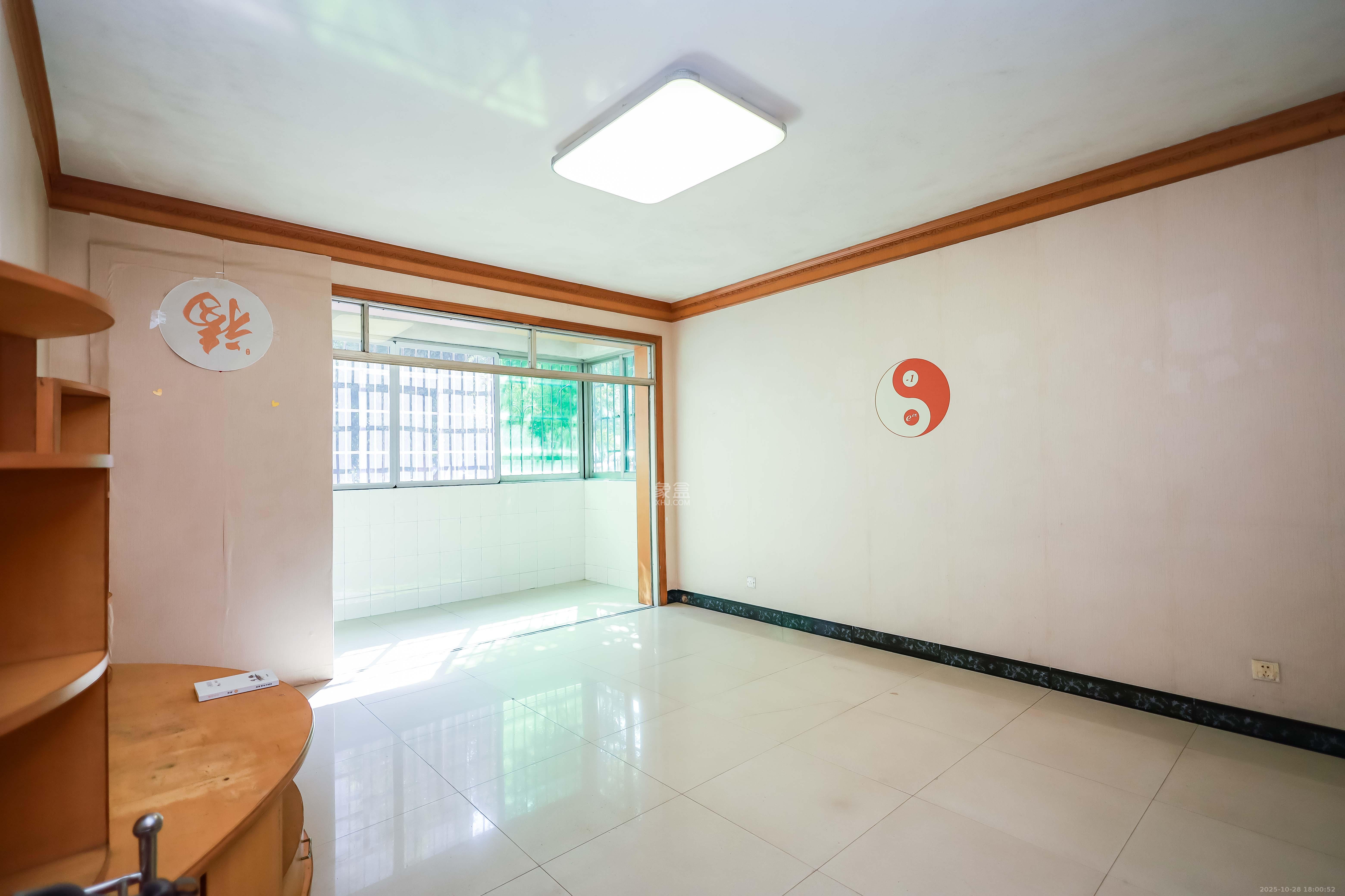 咸嘉新村嘉明苑 2室2厅1卫 61.8万 咸嘉新村嘉明苑 2室2厅1卫 61.8万客厅