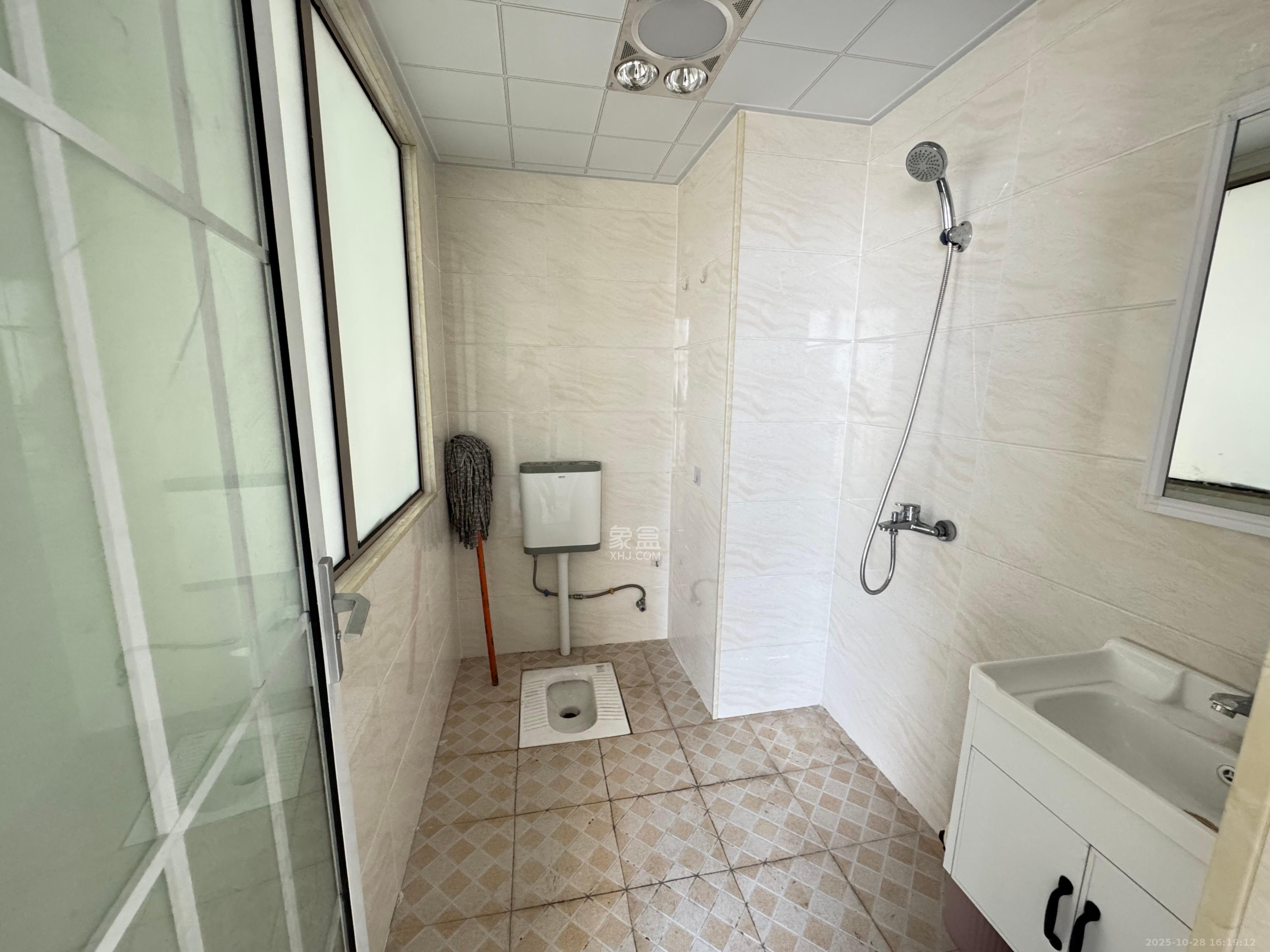 新天地步步高  1室1厅1卫    1200.0元/月室内图