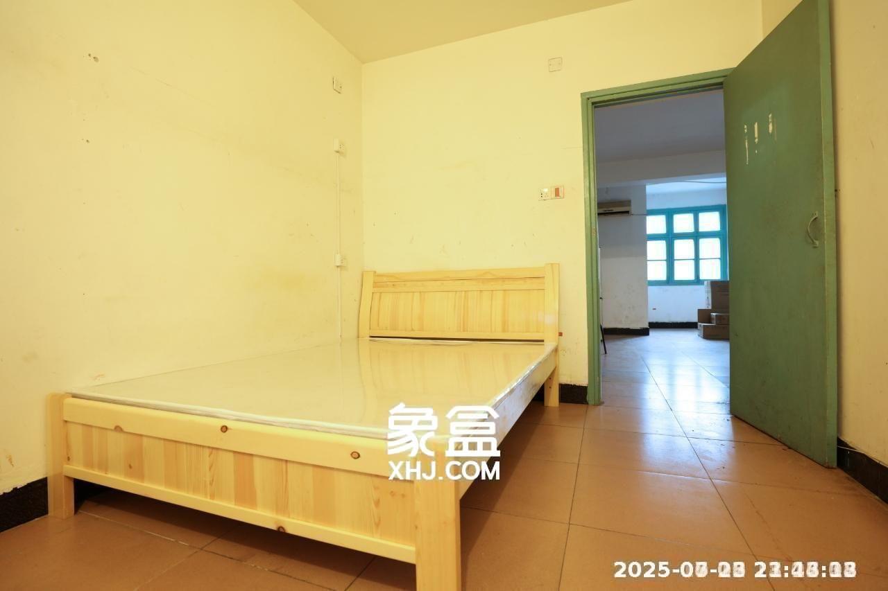 湘绣研究所南院 2室2厅1卫 1500.0元/月 湘绣研究所南院 2室2厅1卫 1500.0元/月室内图