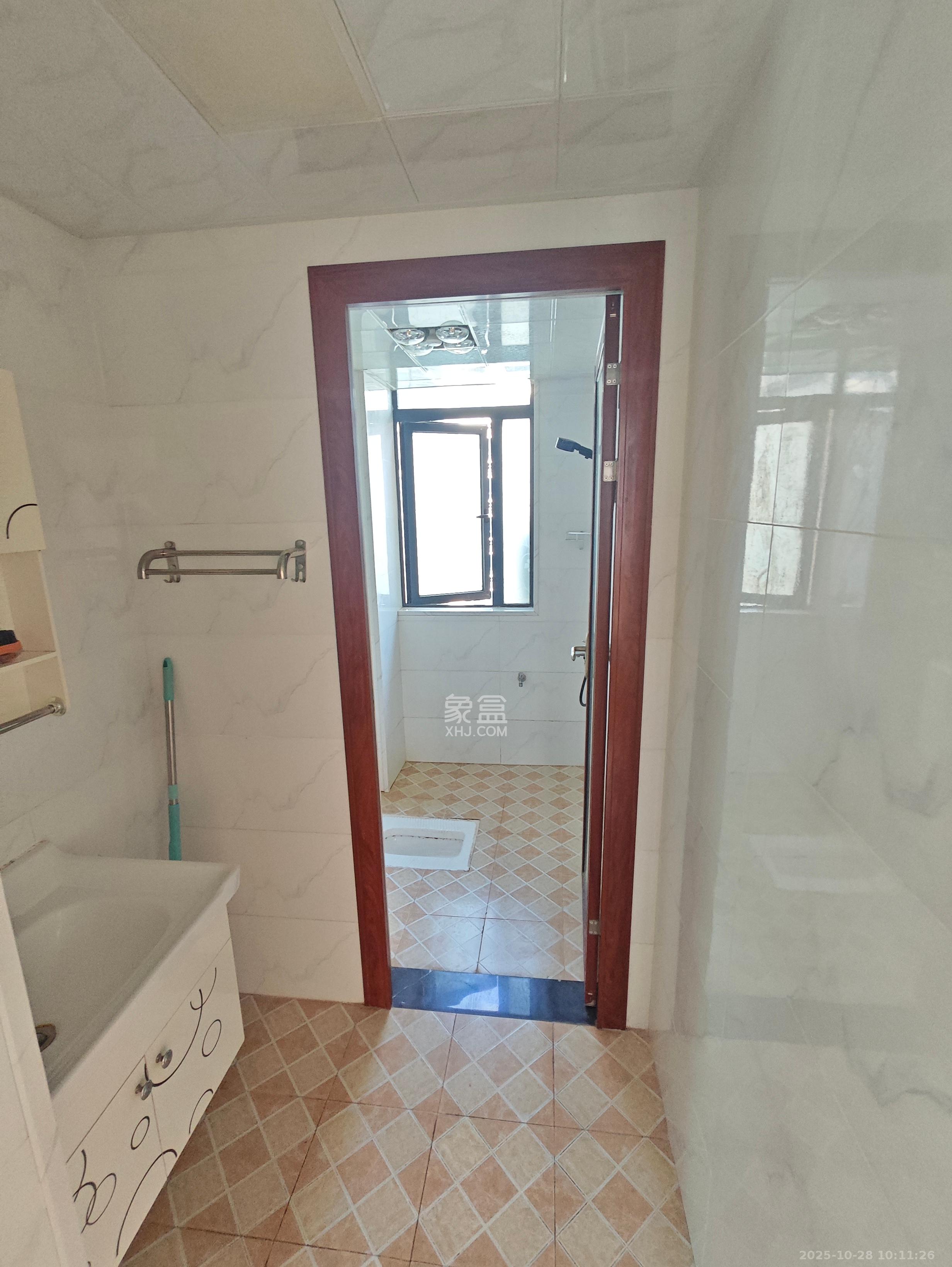 富洲滨江雅苑  3室2厅1卫    2600.0元/月室内图