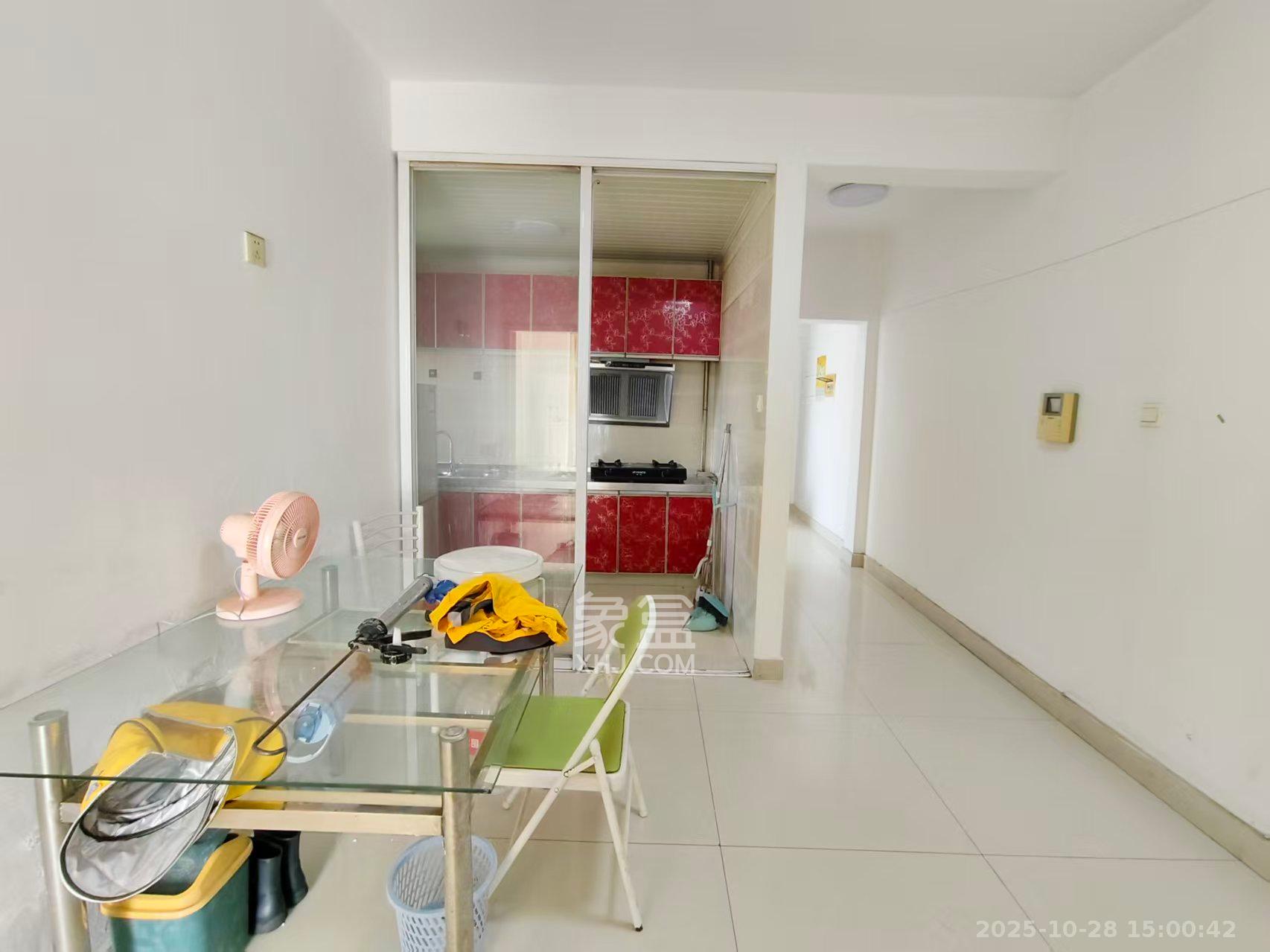 运通尊苑  4室1厅2卫    2300.0元/月