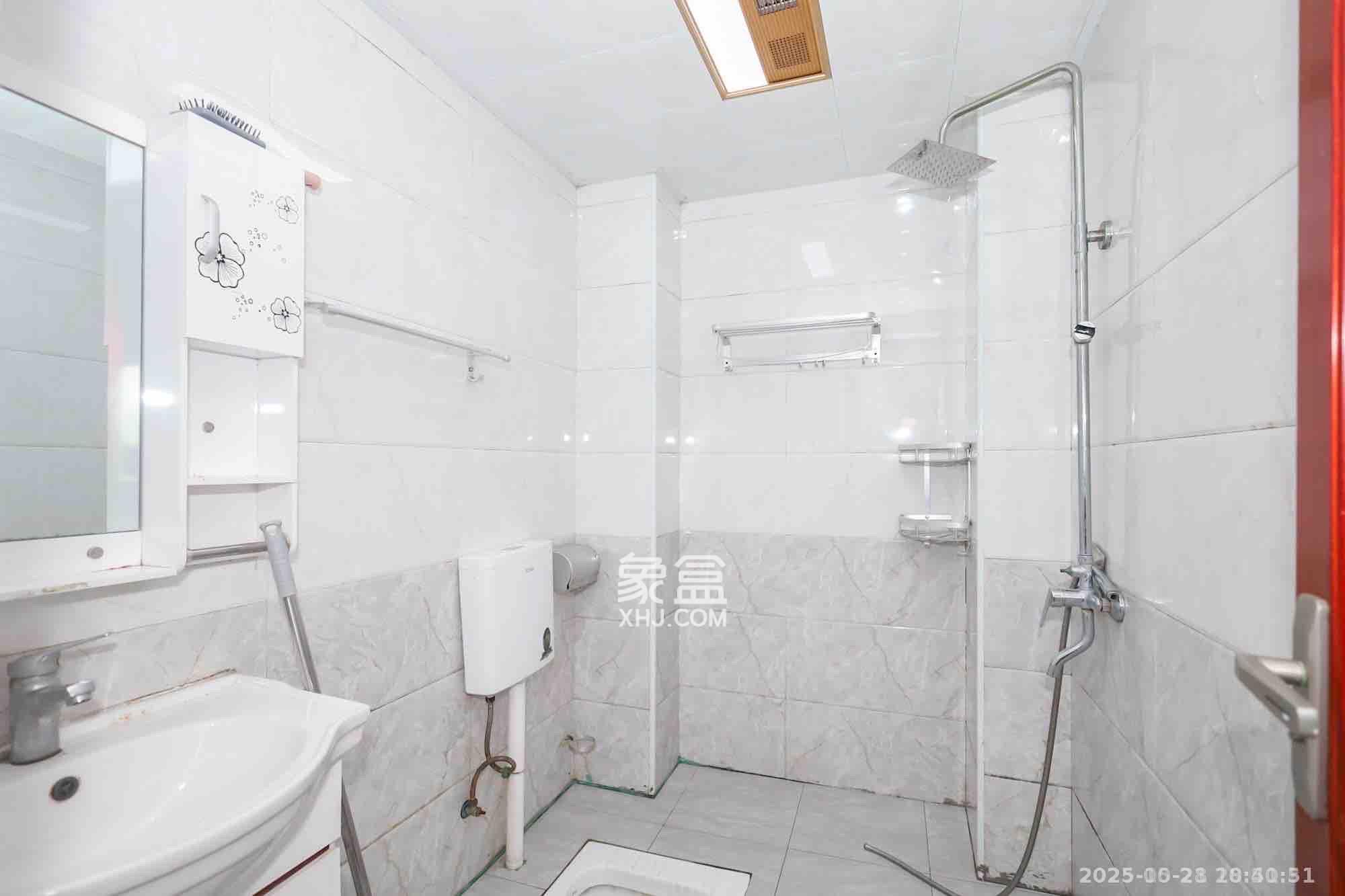 湖韵佳苑  3室2厅2卫    3600.0元/月室内图