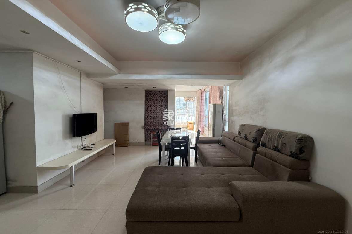 月湖兰庭  1室1厅1卫    2000.0元/月 月湖兰庭  1室1厅1卫    2000.0元/月室内图1